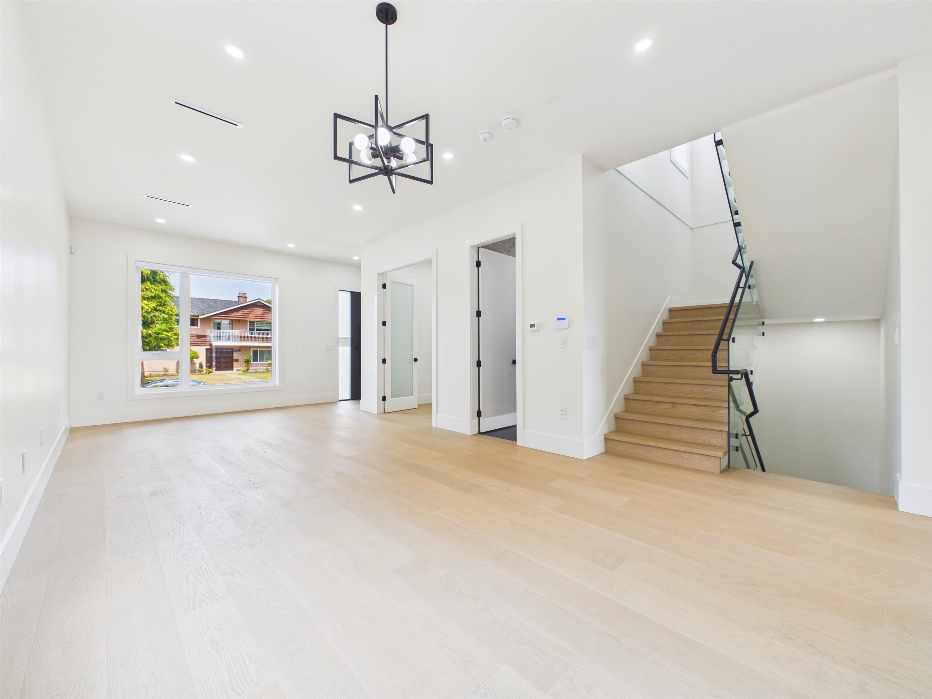 1 - 6512 Grant Street, Burnaby, V5B 2K8 — photo 3