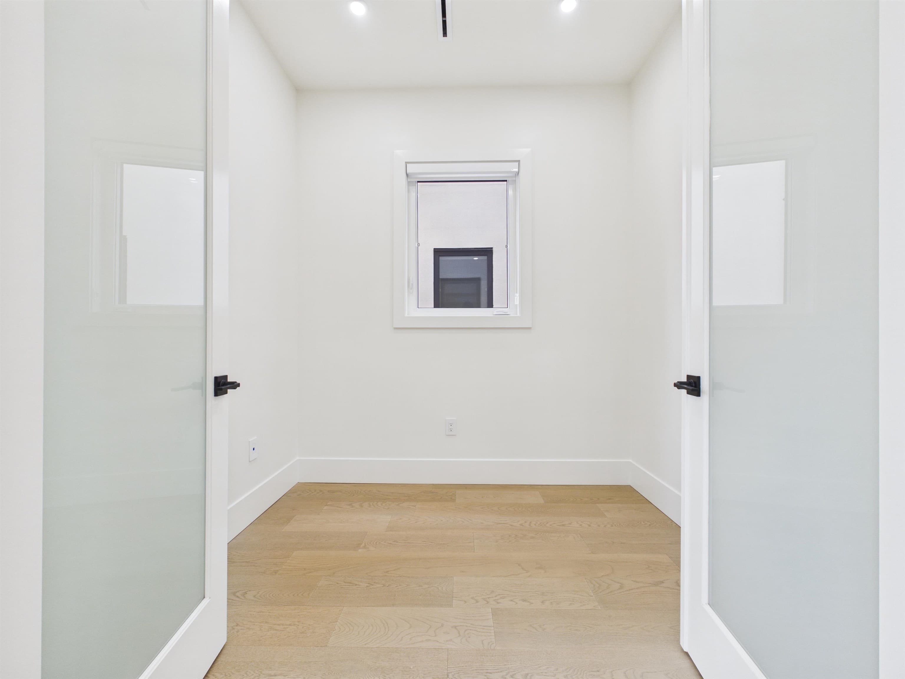 1 - 6512 Grant Street, Burnaby, V5B 2K8 — photo 4