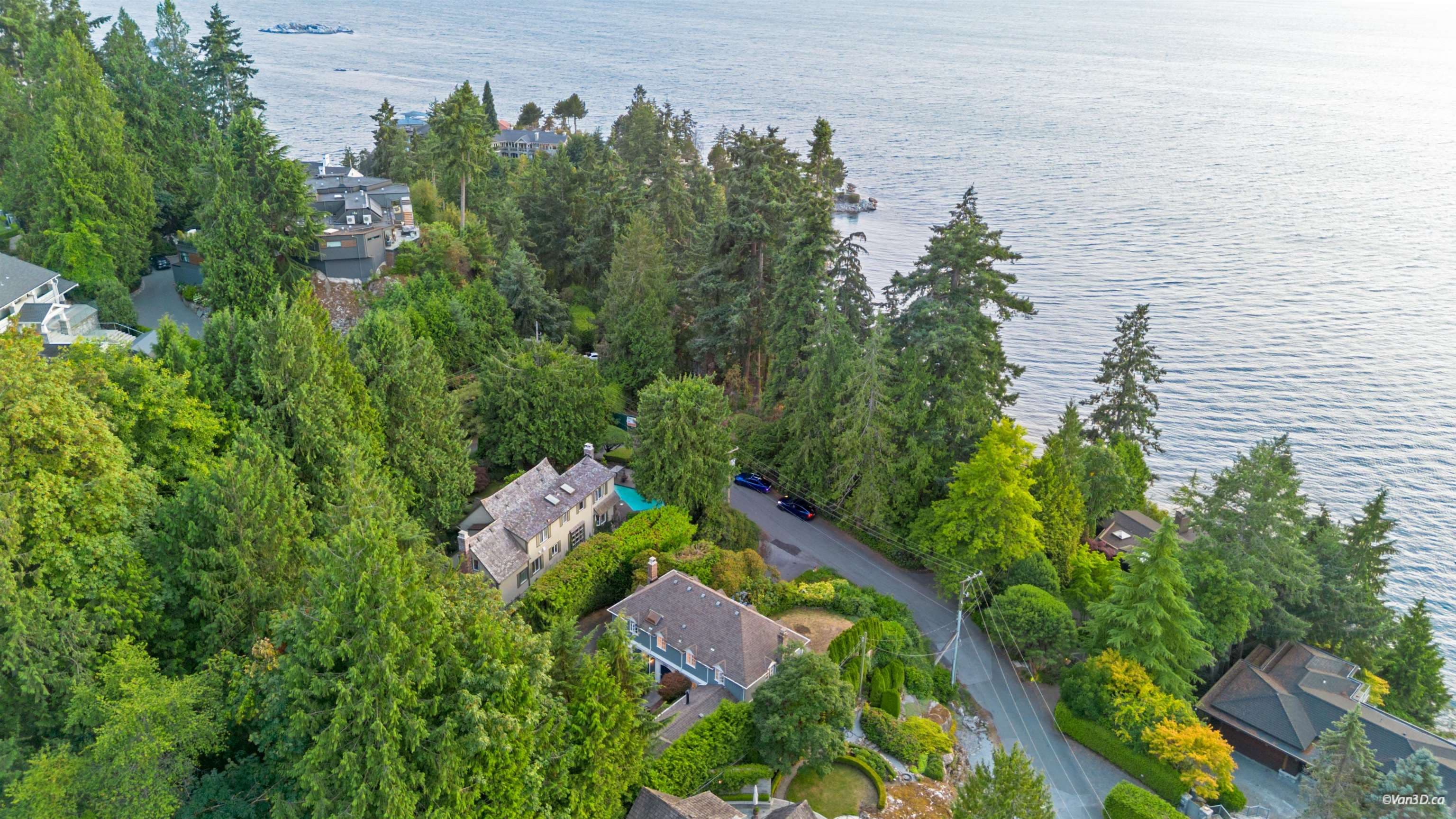 5384 Kew Cliff Road, West Vancouver, V7W 1M2 — photo 4