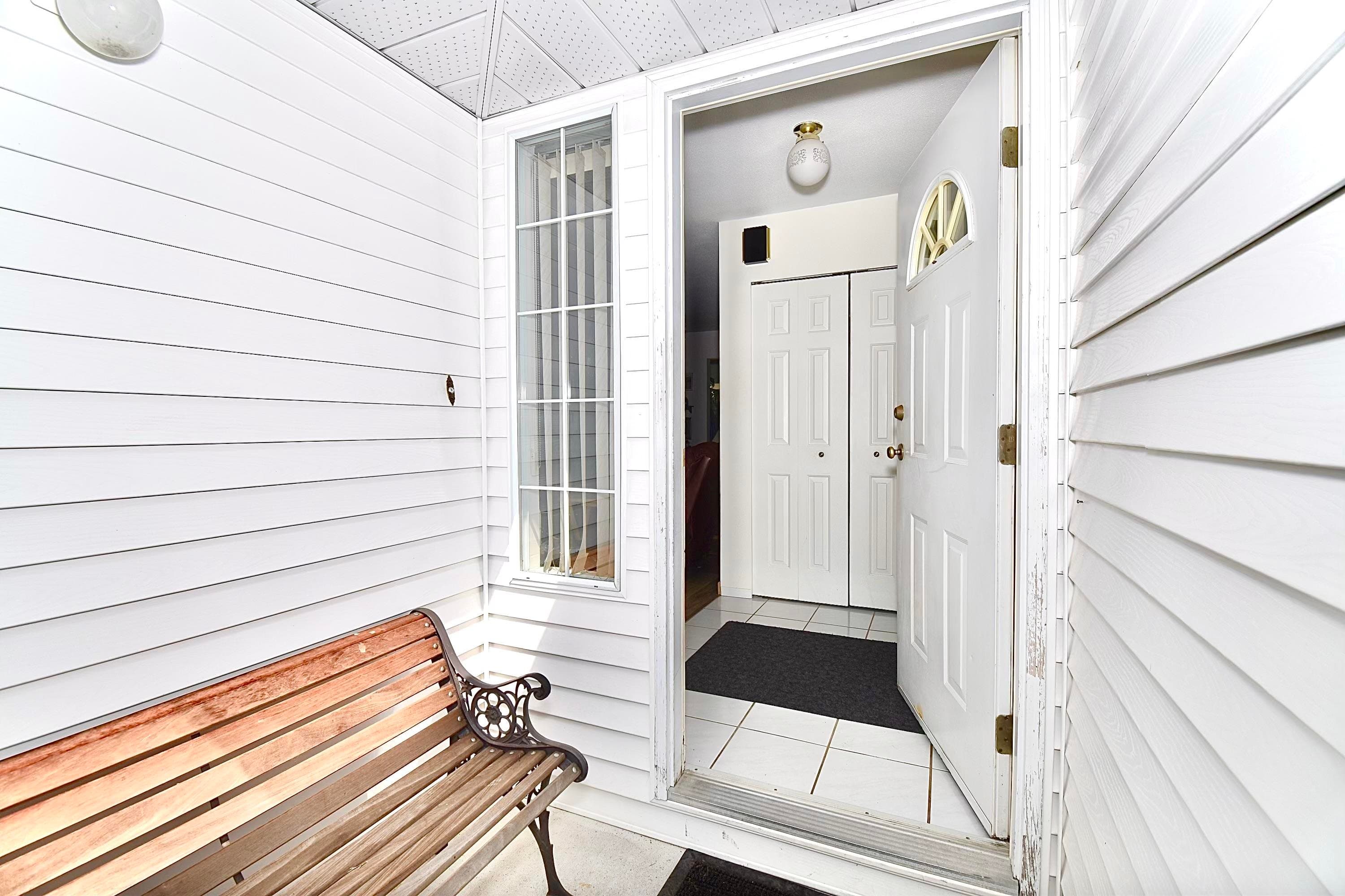 1572 Larchberry Way, Gibsons, V0N 1V5 — photo 4