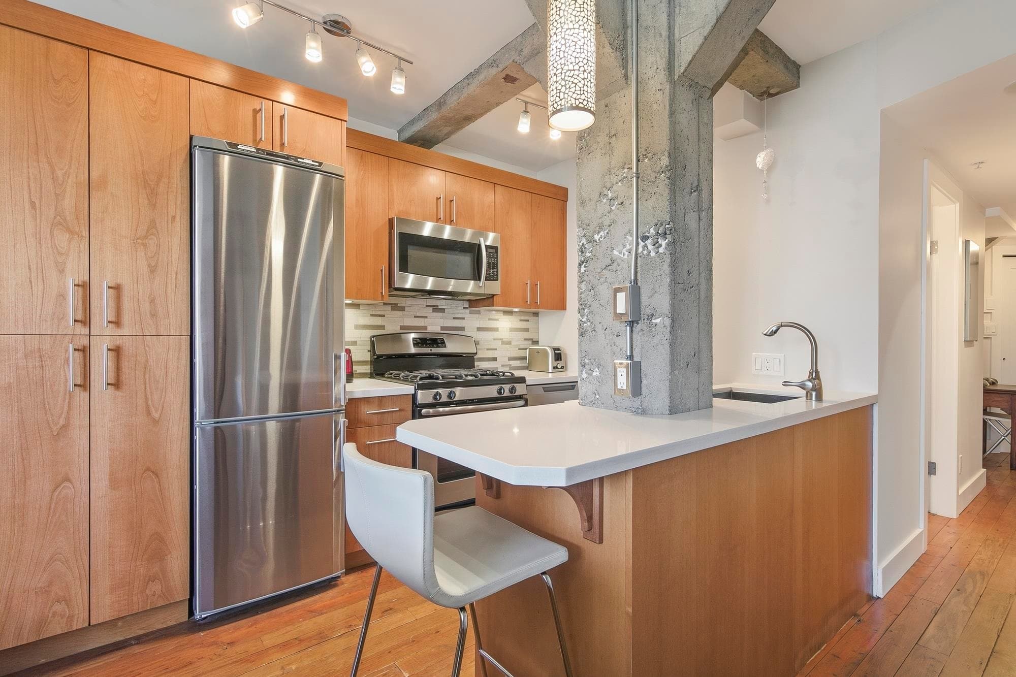 512 - 1216 Homer Street, Vancouver, V6B 6K5 — photo 1