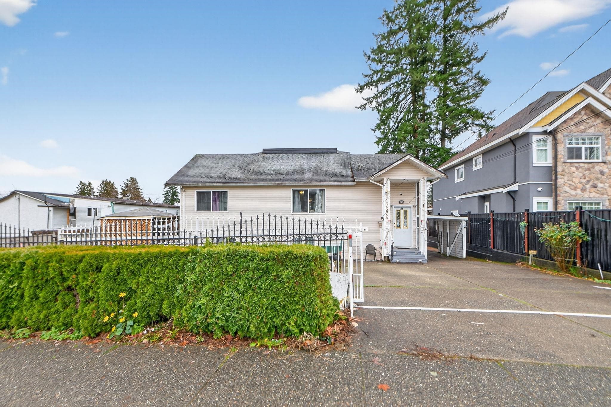 7576 140 Street, Surrey