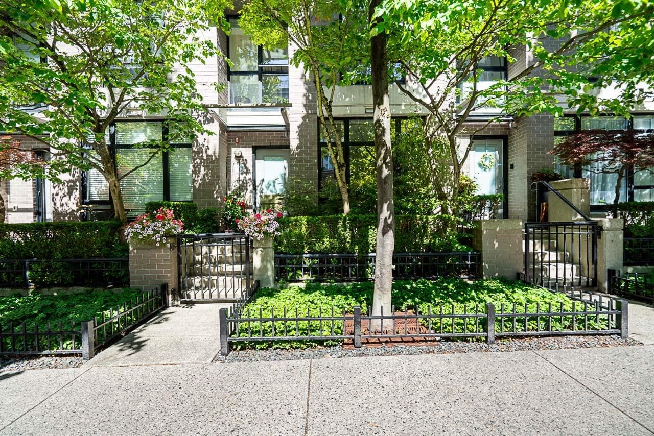1261 Richards Street, Vancouver, V6B 3G3 — photo 1