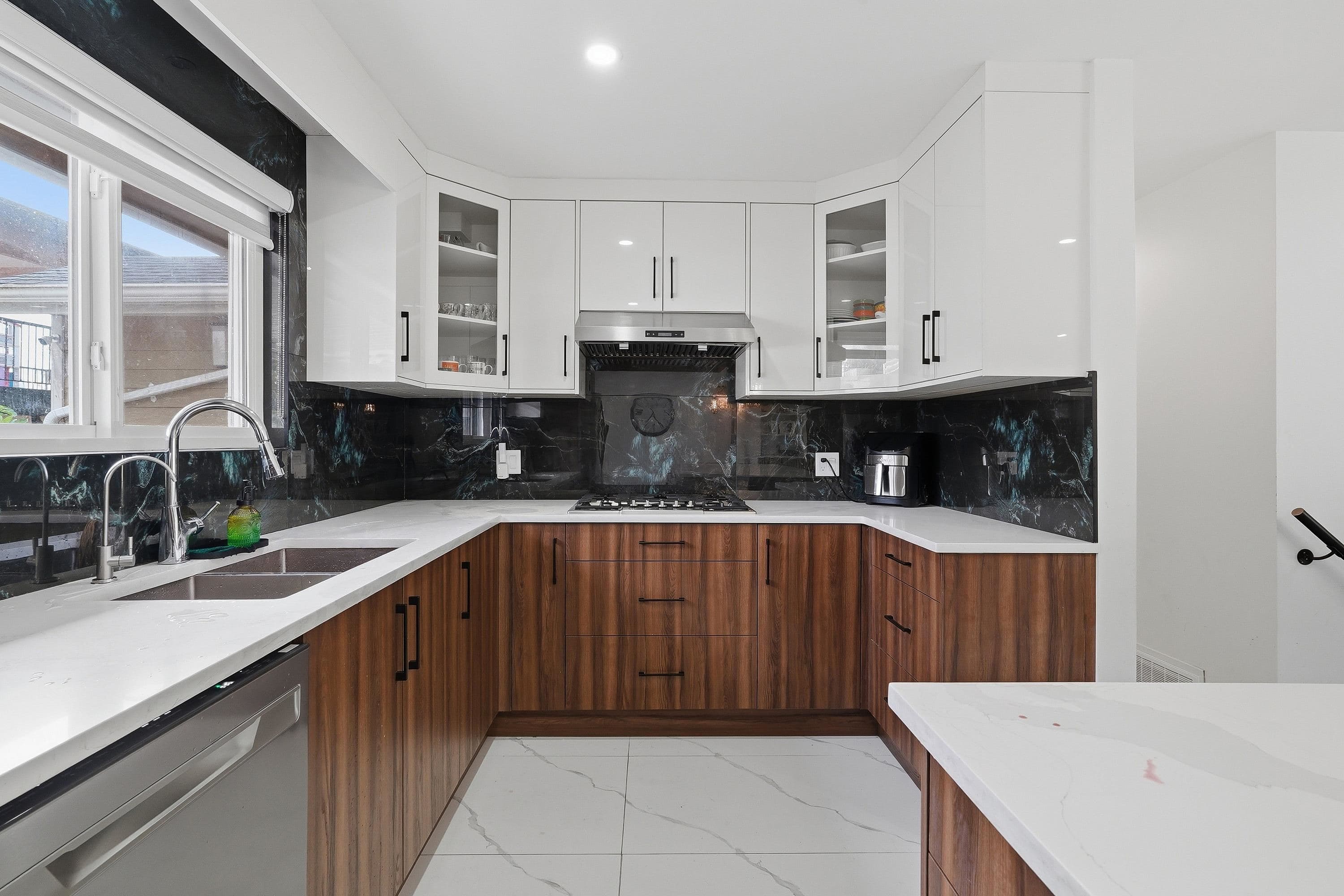 17886 59a Avenue, Surrey, V3S 1R1 — photo 4