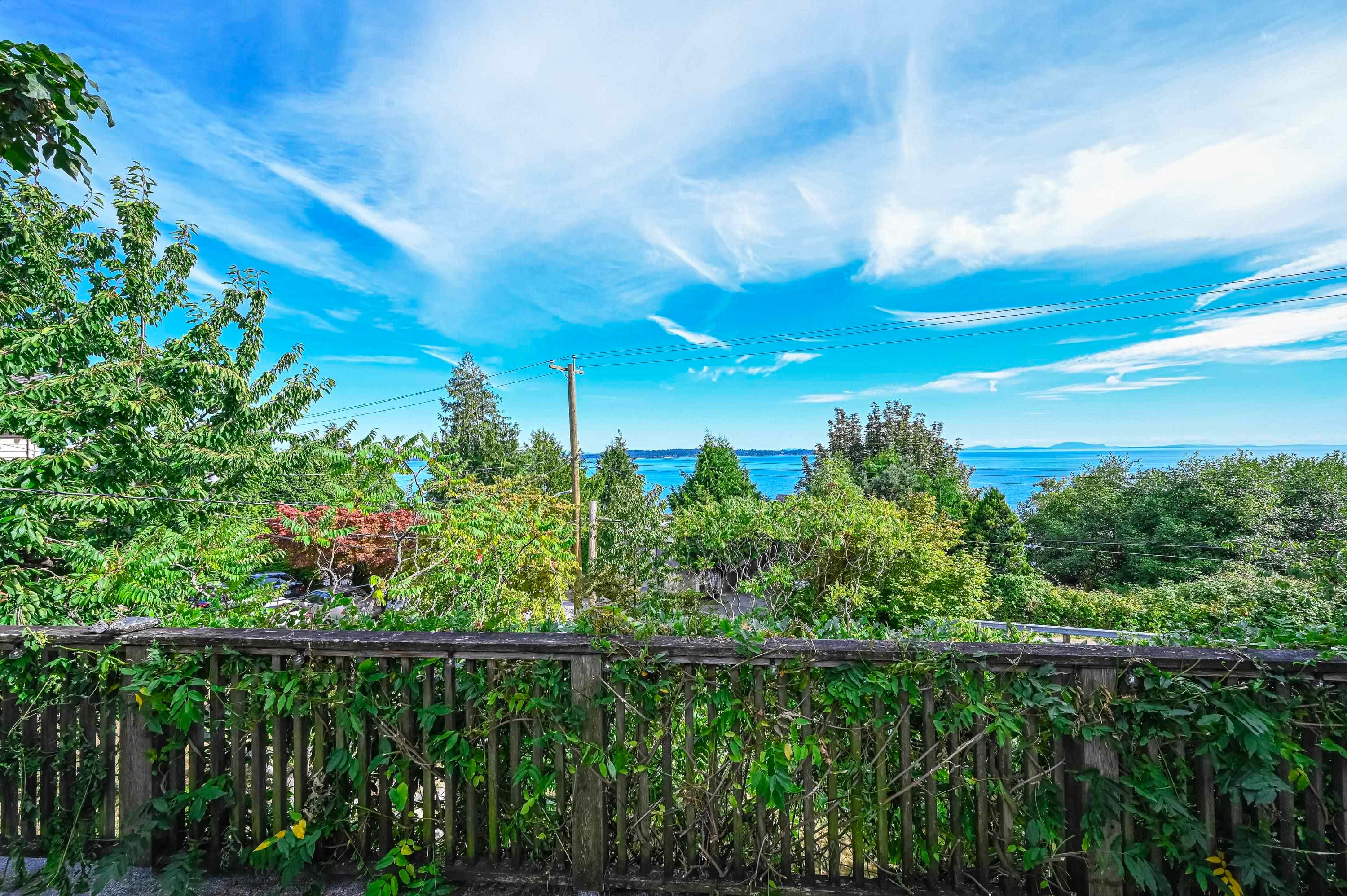 14249 Marine Drive, White Rock, V4B 1A9 — photo 3