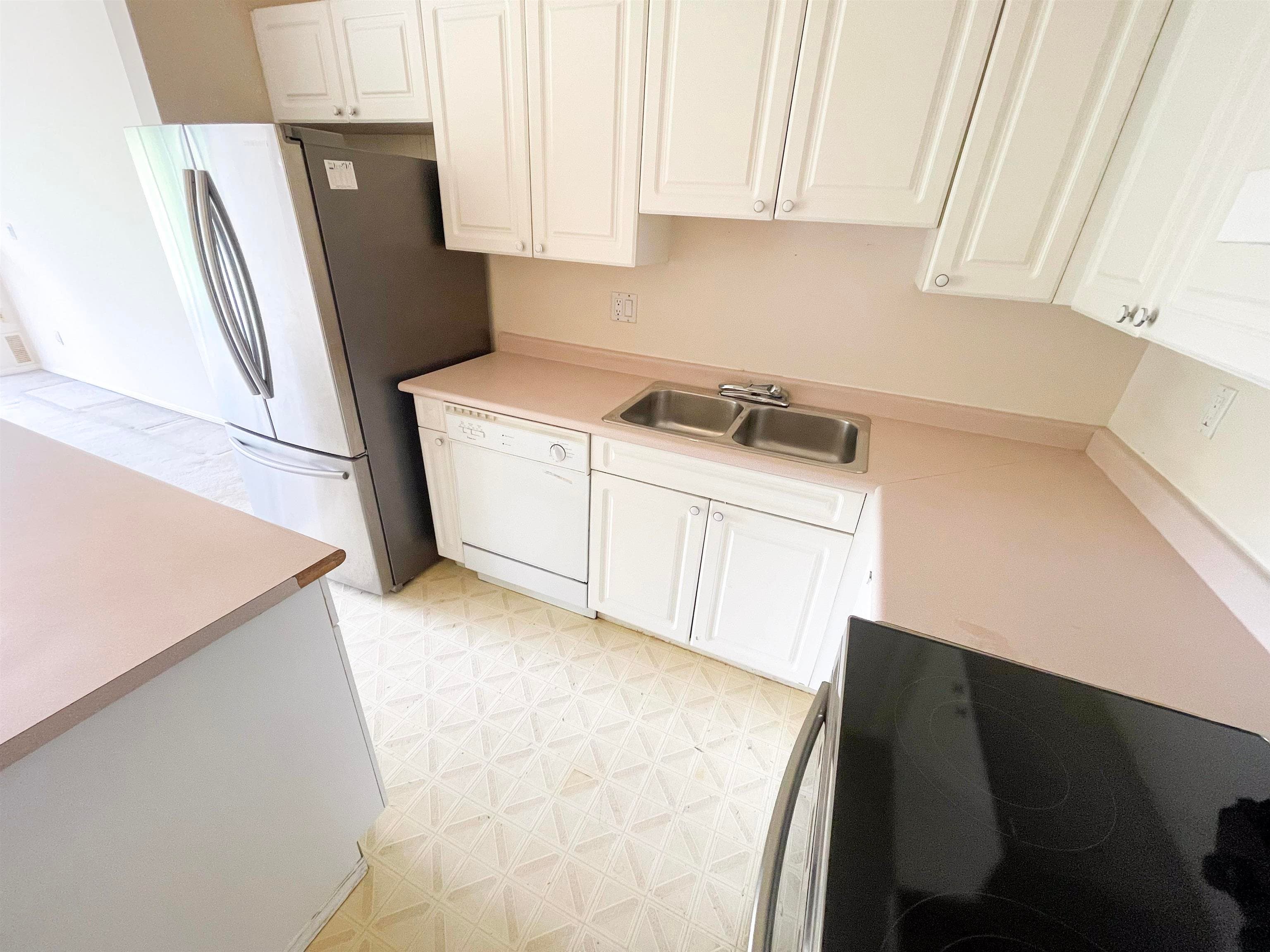 401 - 14885 100 Avenue, Surrey, V3R 0W1 — photo 4