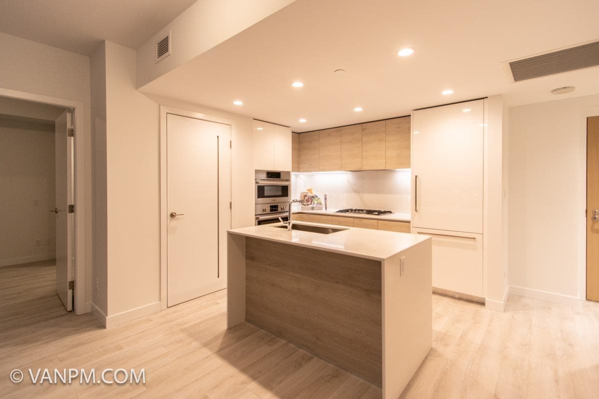 405 - 2085 Skyline Court, Burnaby