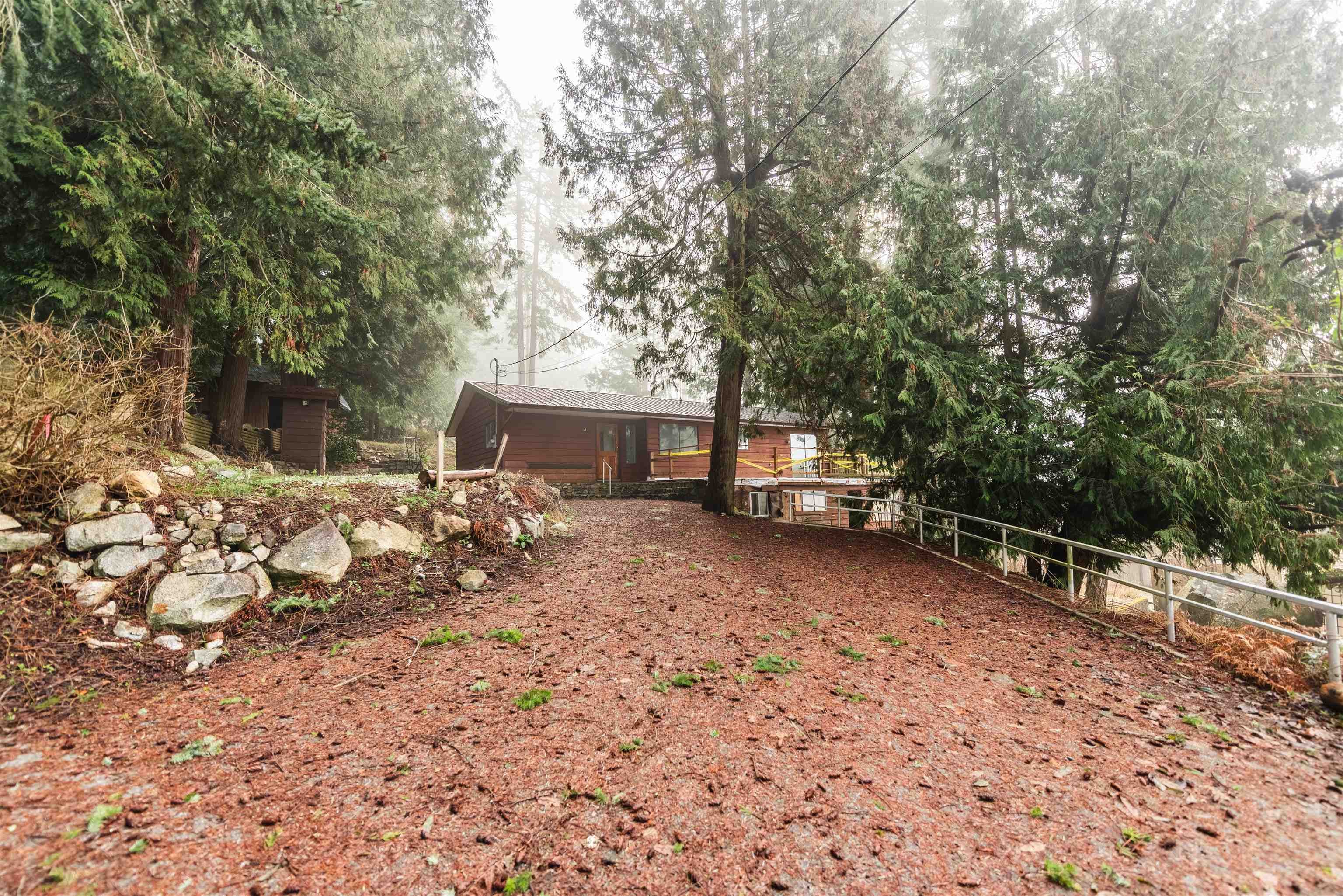 12928 Jesse Road, Madeira Park, V0N 2H1 — photo 2