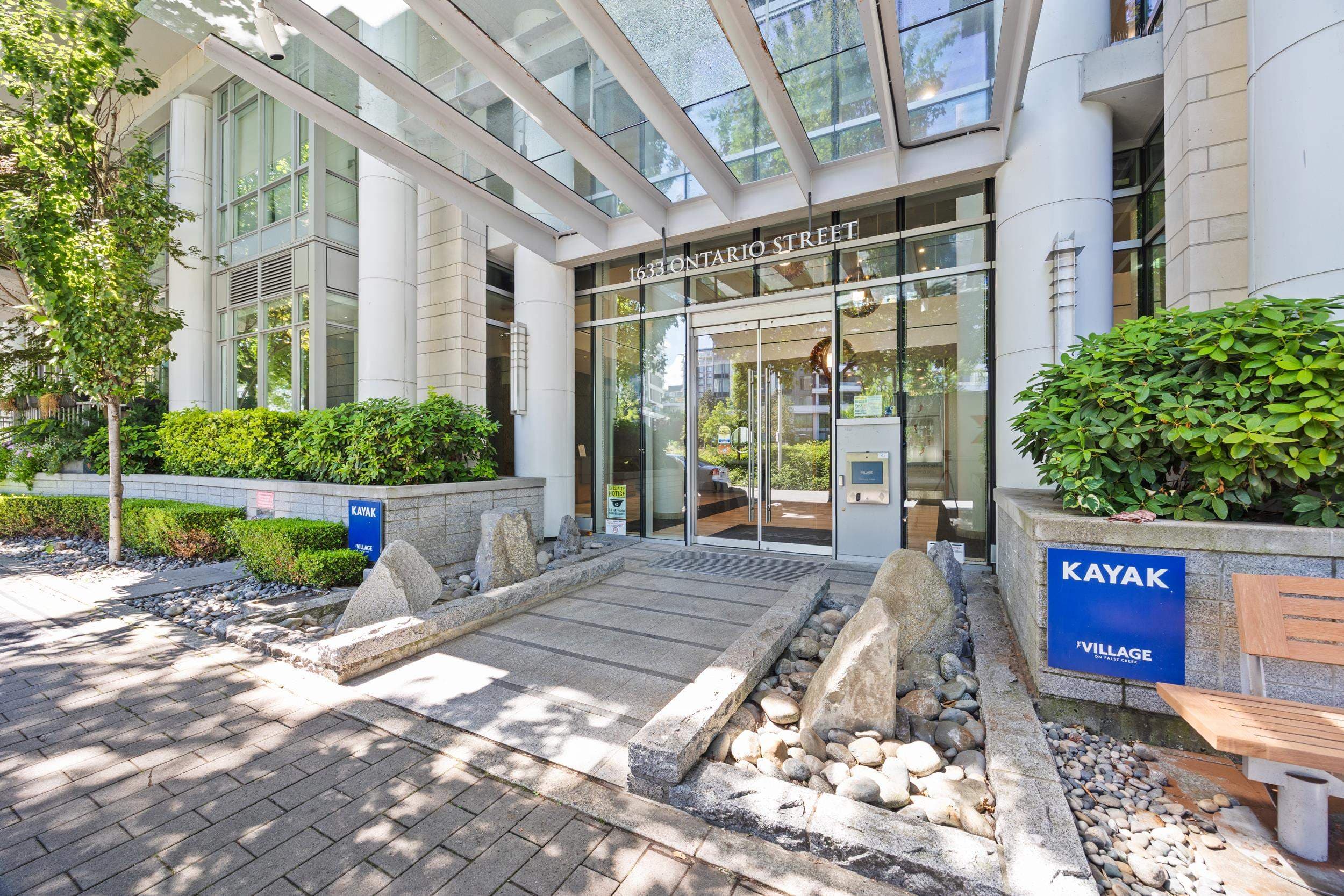 806 - 1633 Ontario Street, Vancouver, V5Y 0C2 — photo 3