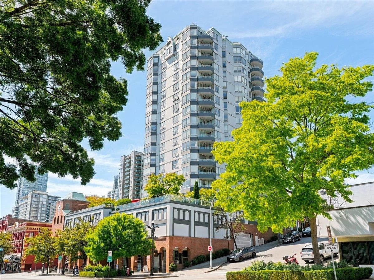 702 - 328 Clarkson Street, New Westminster
