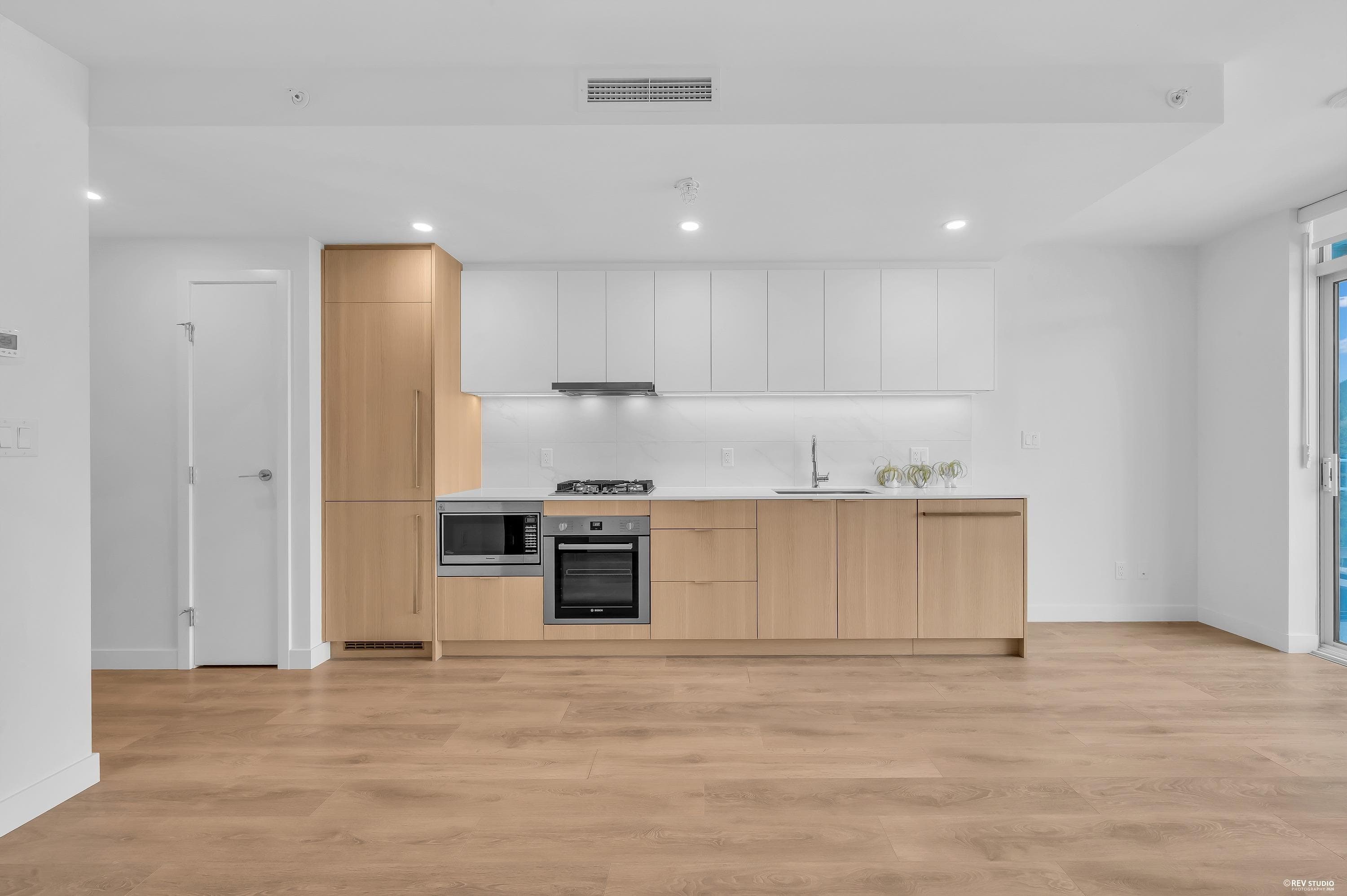 910 - 318 Alderson Avenue, Coquitlam, V3K 0J1 — photo 3