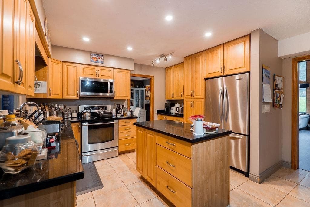 2525 Norcrest Court, Burnaby, V3J 1C7 — photo 5