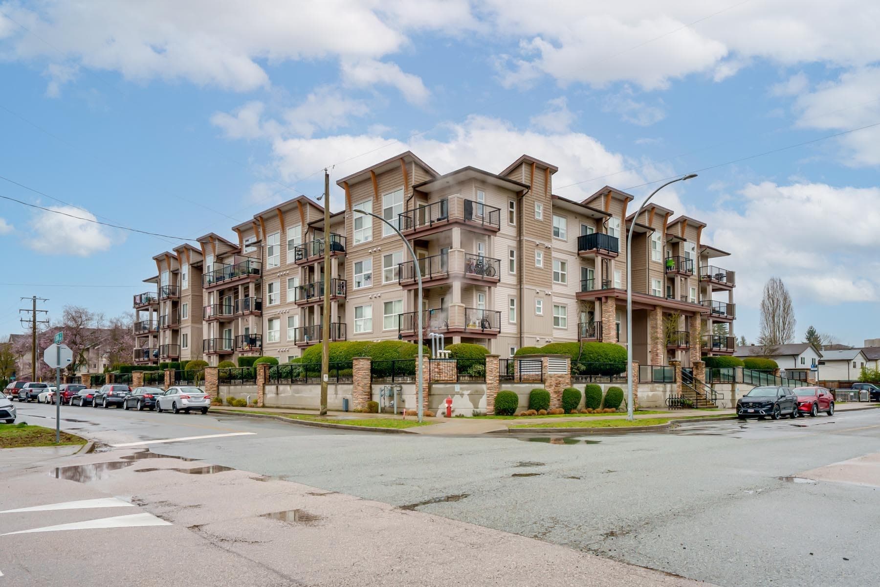 208 - 20175 53 Avenue, Langley, V3A 0J8 — photo 1