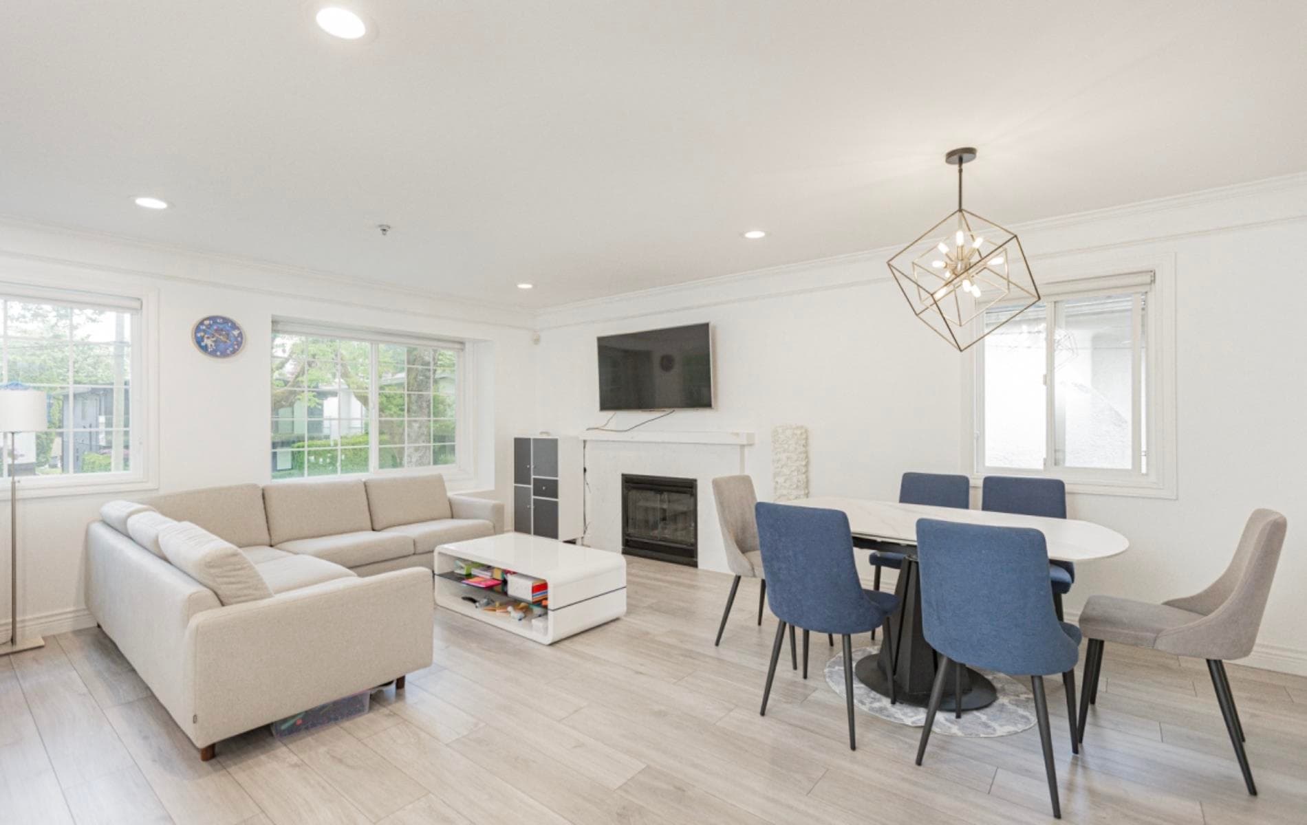 3529 Gladstone Street, Vancouver, V5N 4Y8 — photo 2