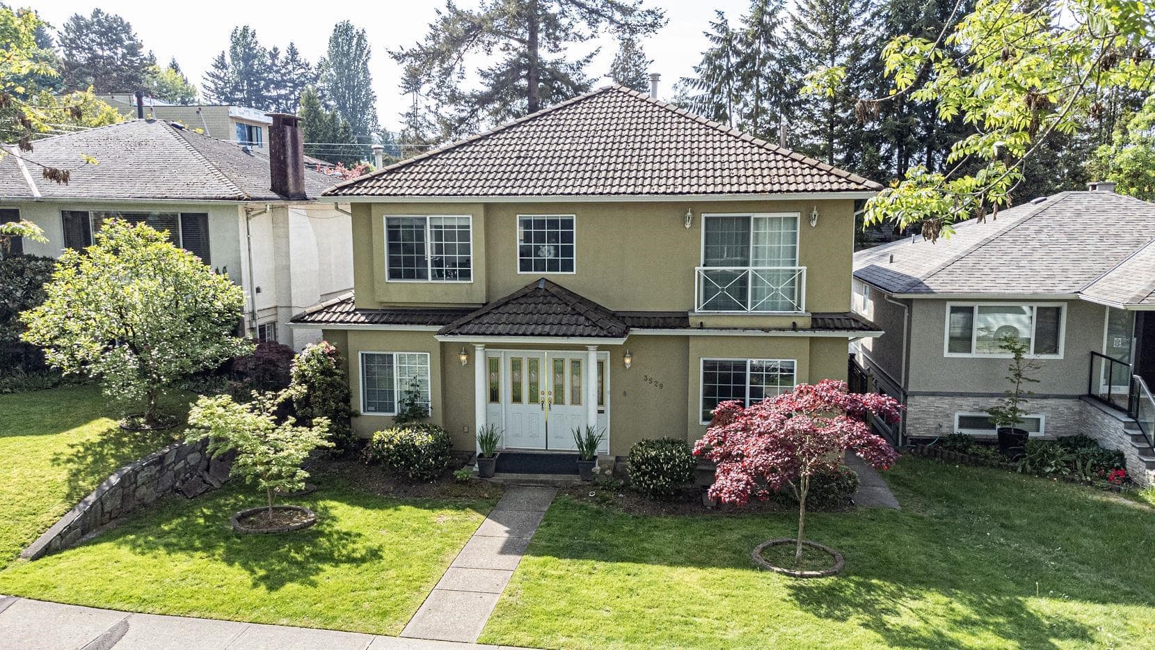 3529 Gladstone Street, Vancouver, V5N 4Y8 — photo 1