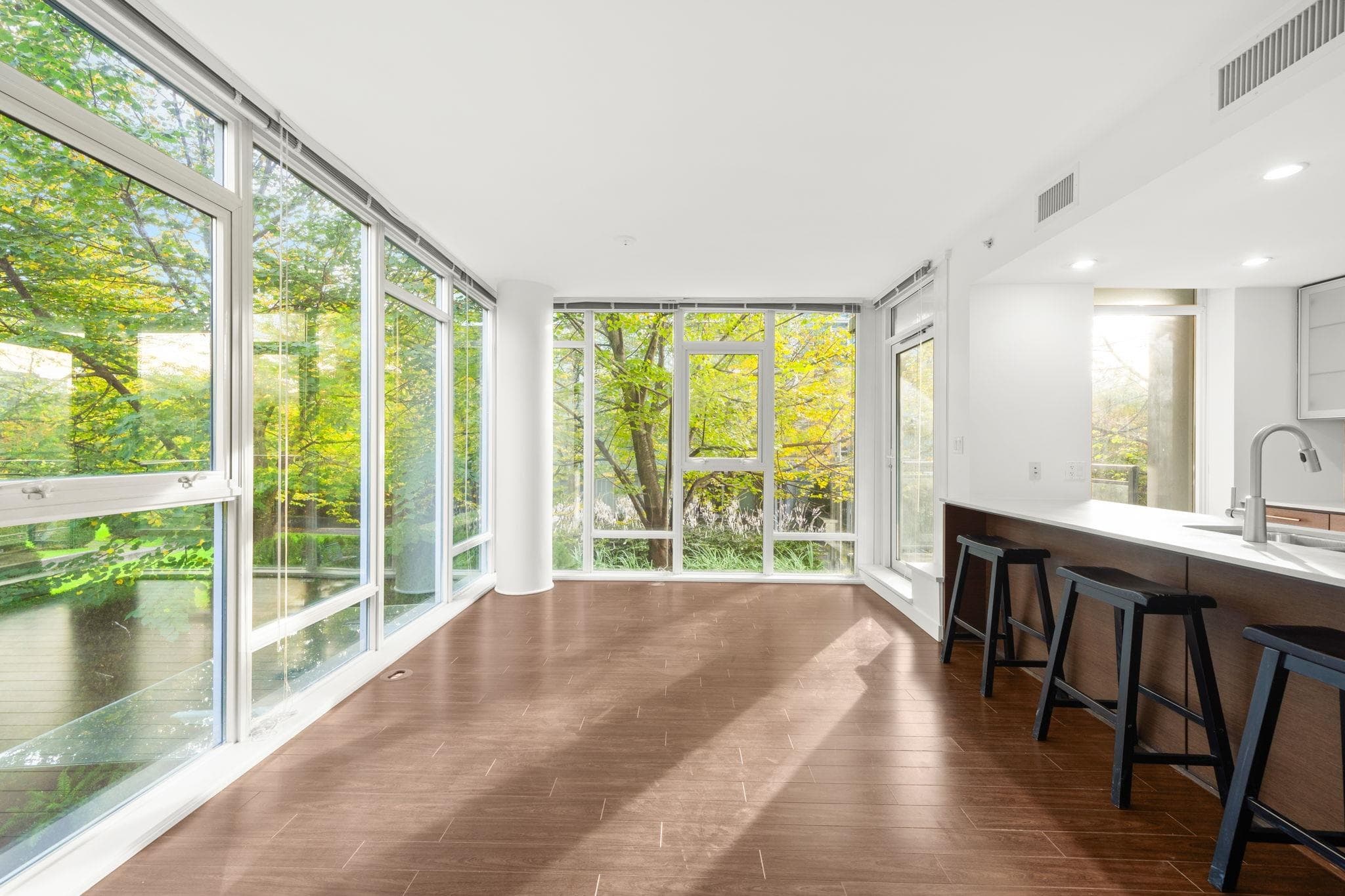 601 - 7371 Westminster Highway, Richmond