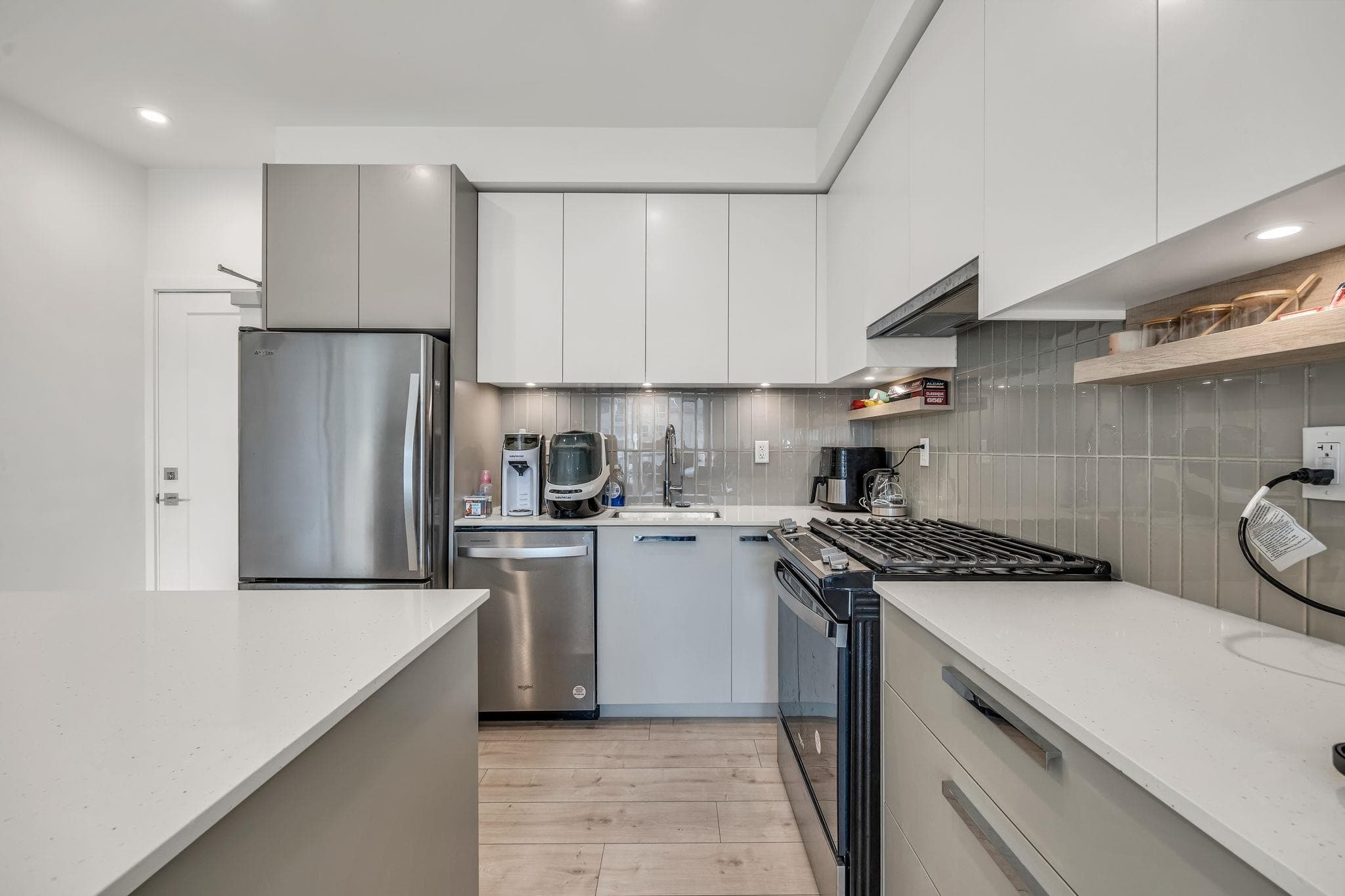 325 - 13788 76 Avenue, Surrey, V3W 3V9 — photo 4