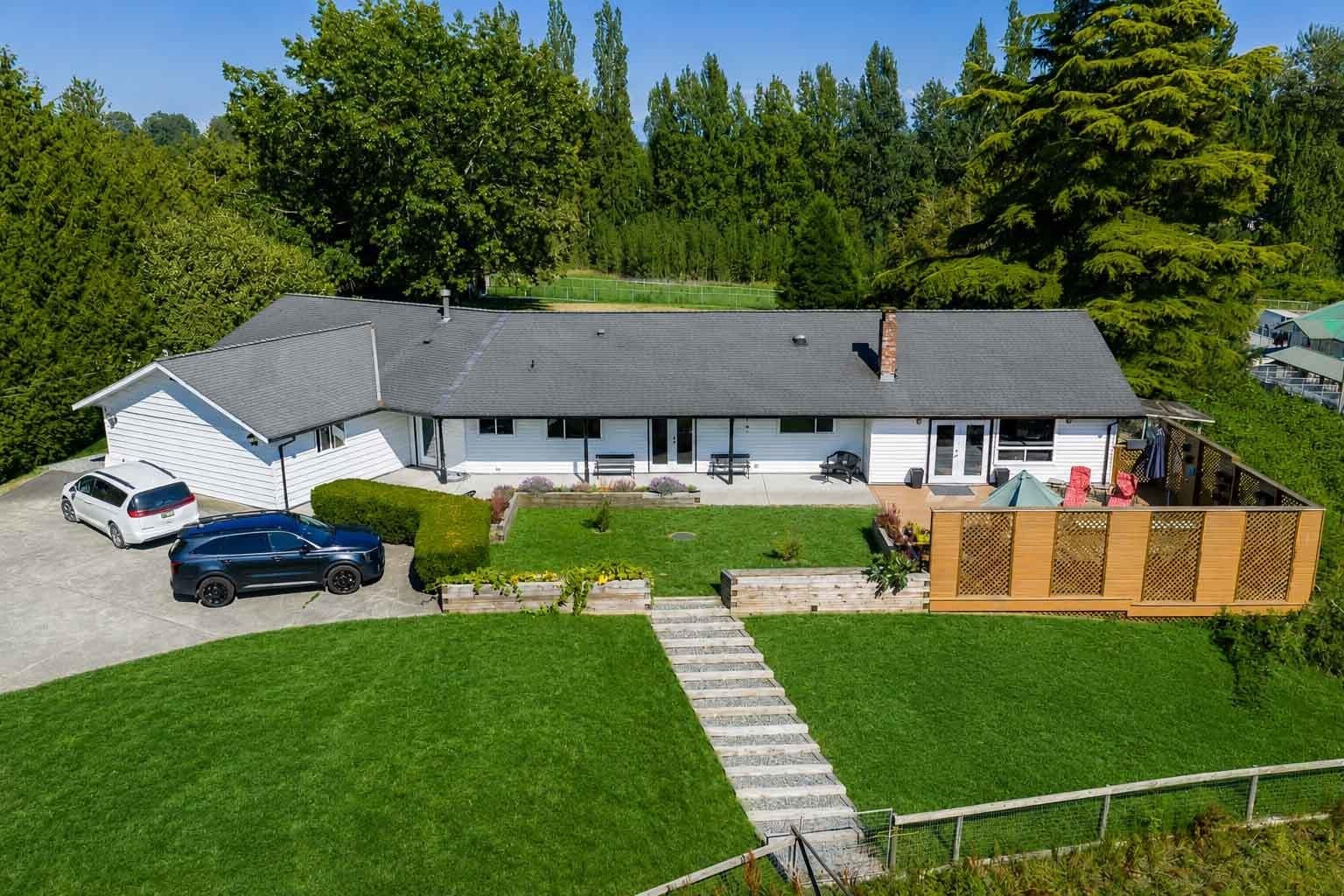 24862 16 Avenue, Langley, V4W 2R6 — photo 2