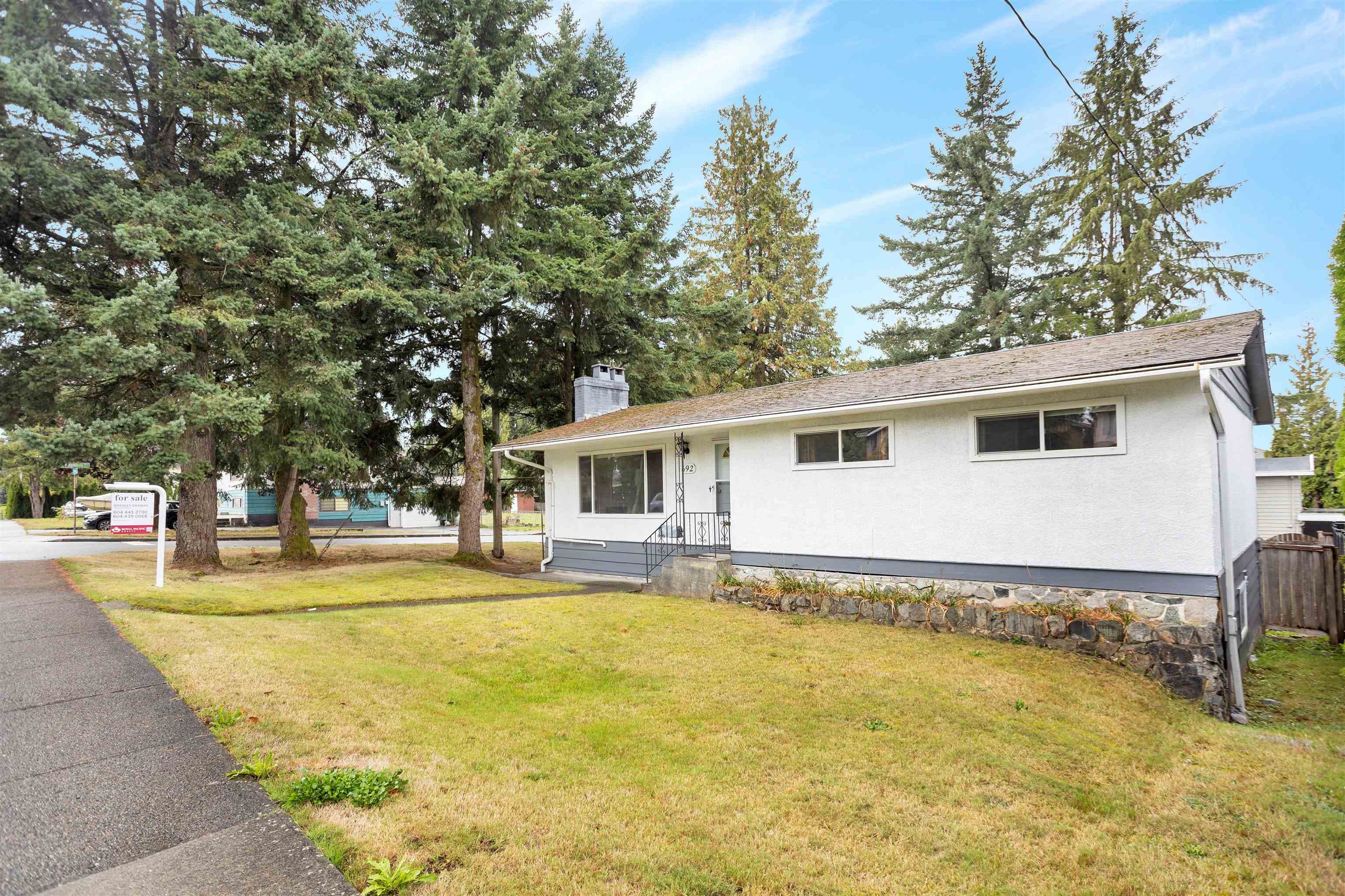 692 Blue Mountain Street, Coquitlam, V3J 4R9 — photo 2
