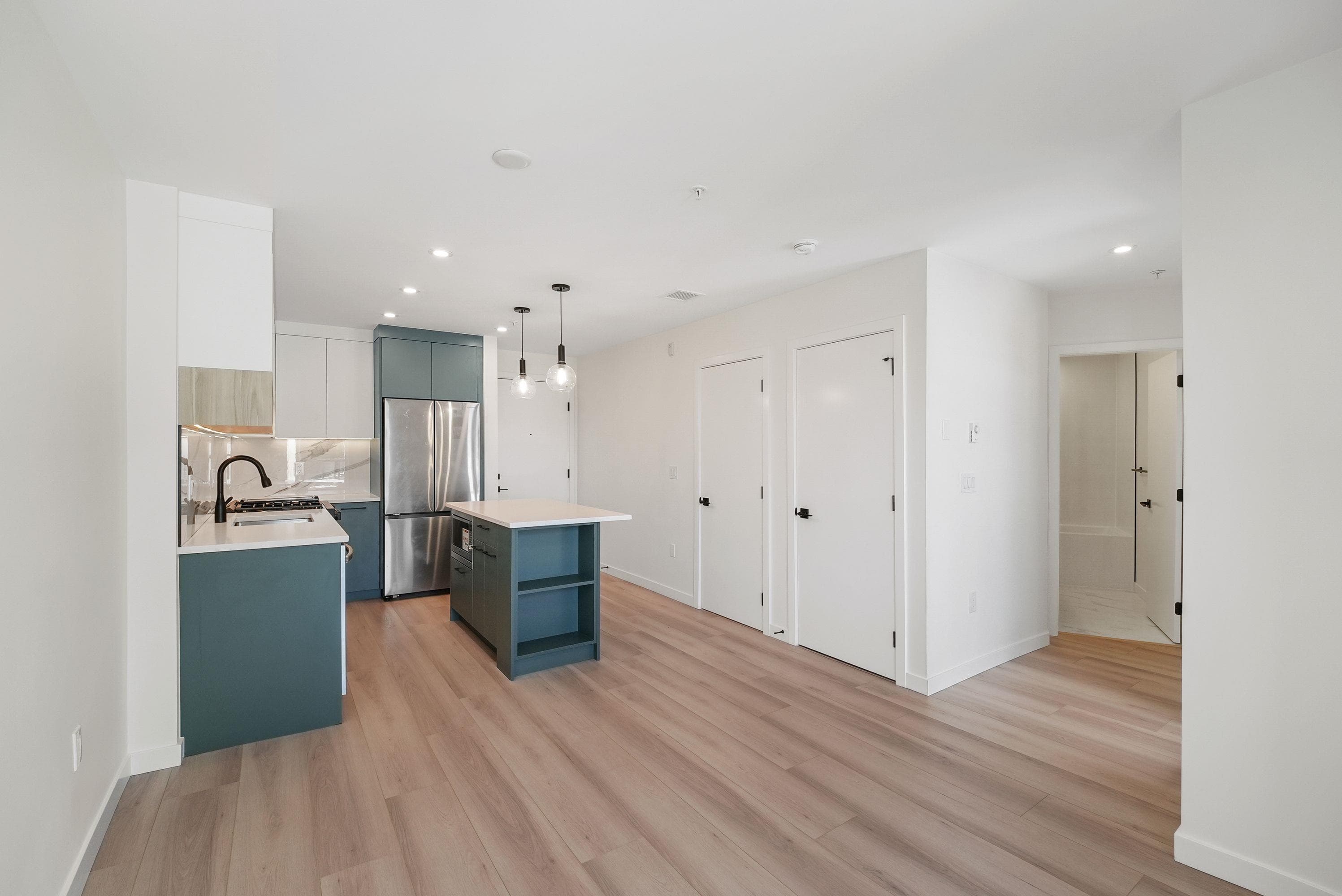 409 - 6270 Gooseberry Drive, Surrey, V3S 0B7 — photo 4