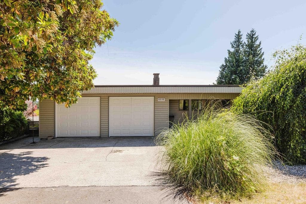 6505 Meier Road, Sechelt, V7Z 0S8 — photo 2