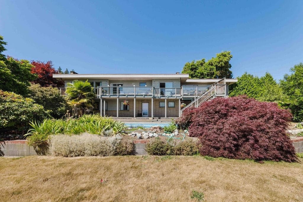 6505 Meier Road, Sechelt, V7Z 0S8 — photo 1