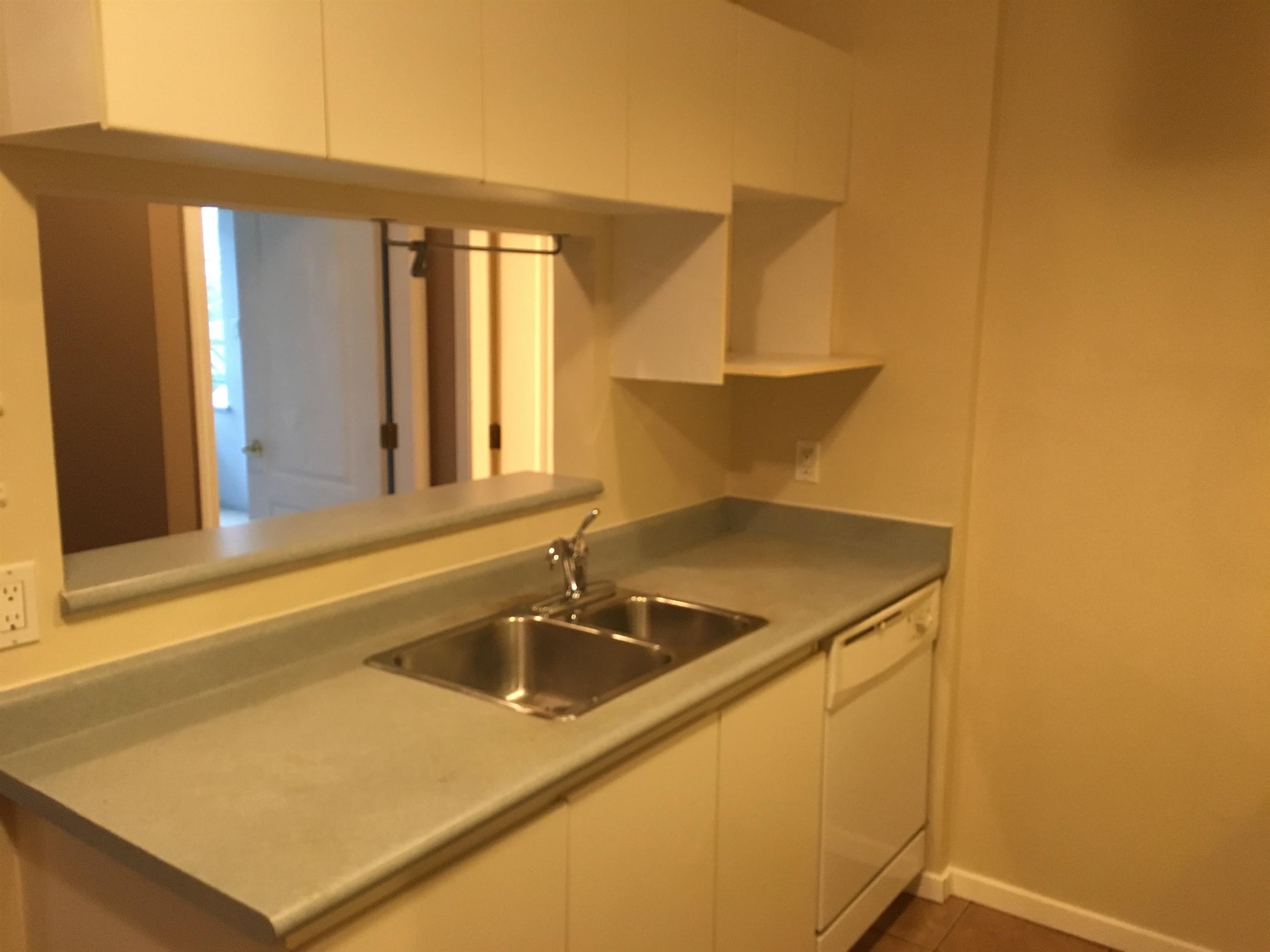 206 - 3489 Ascot Place Avenue, Vancouver, V5R 6B6 — photo 3