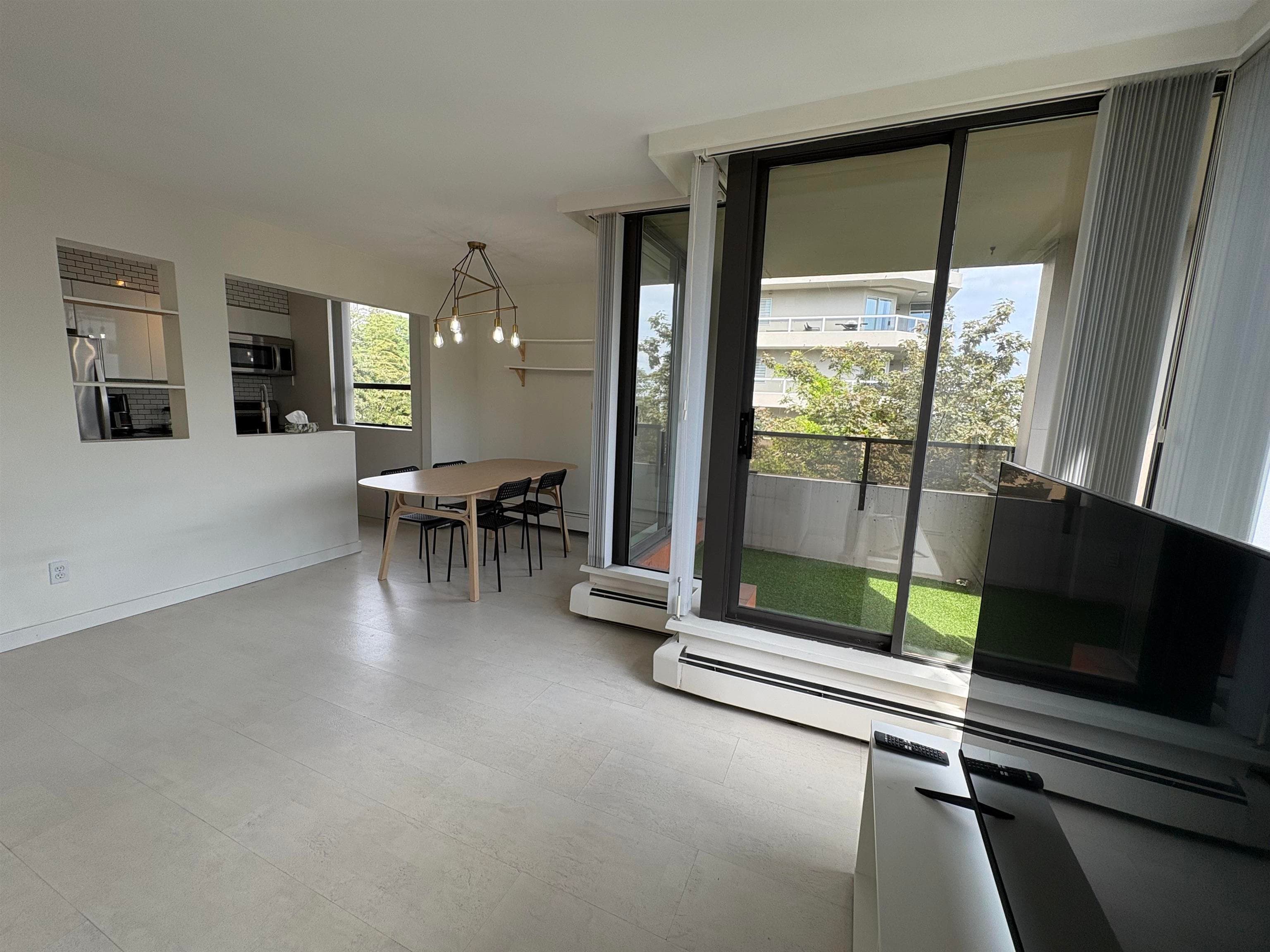 502 - 1737 Duchess Avenue, West Vancouver, V7V 1P8 — photo 2