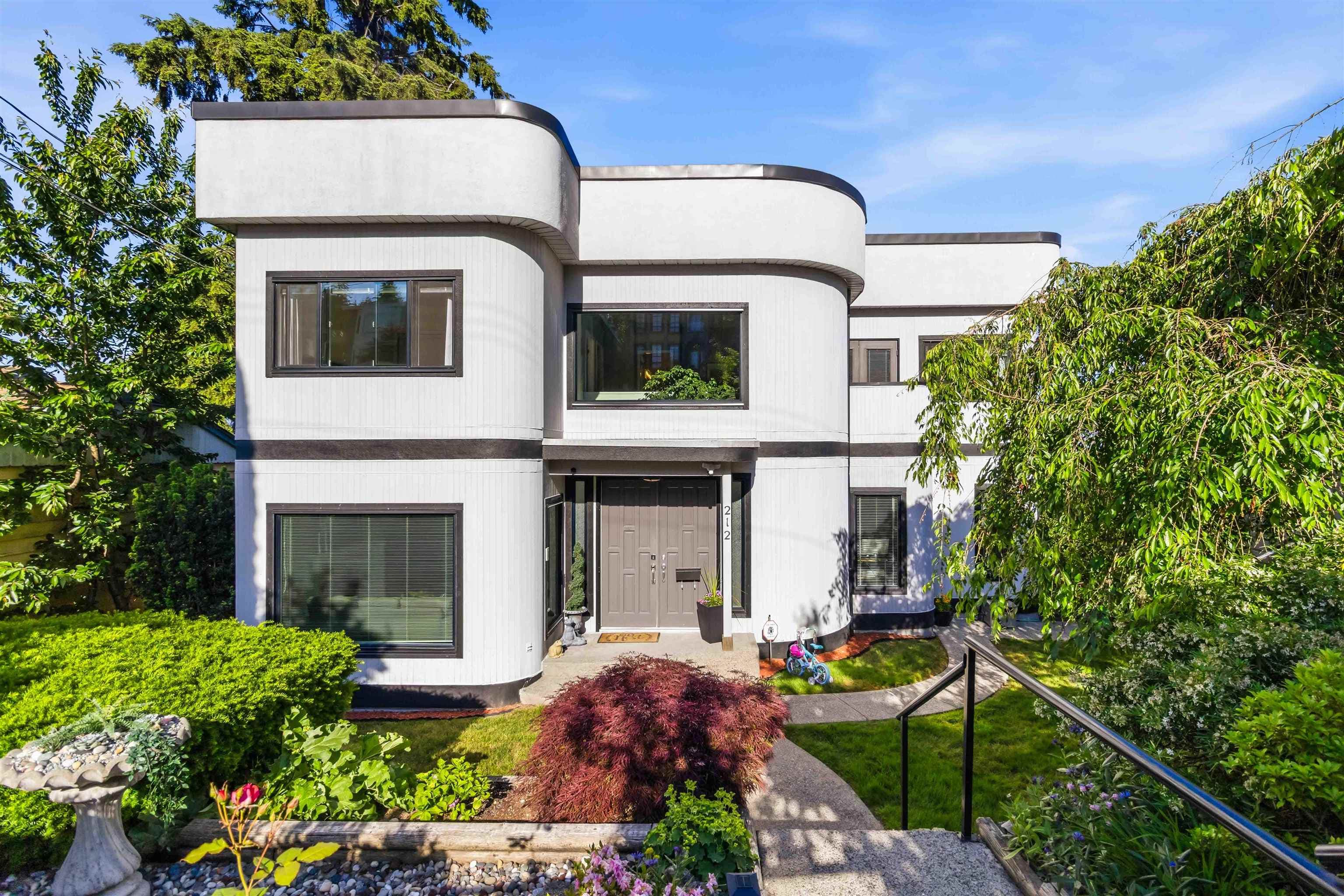 212 N Sea Avenue, Burnaby, V5B 1K5 — photo 1