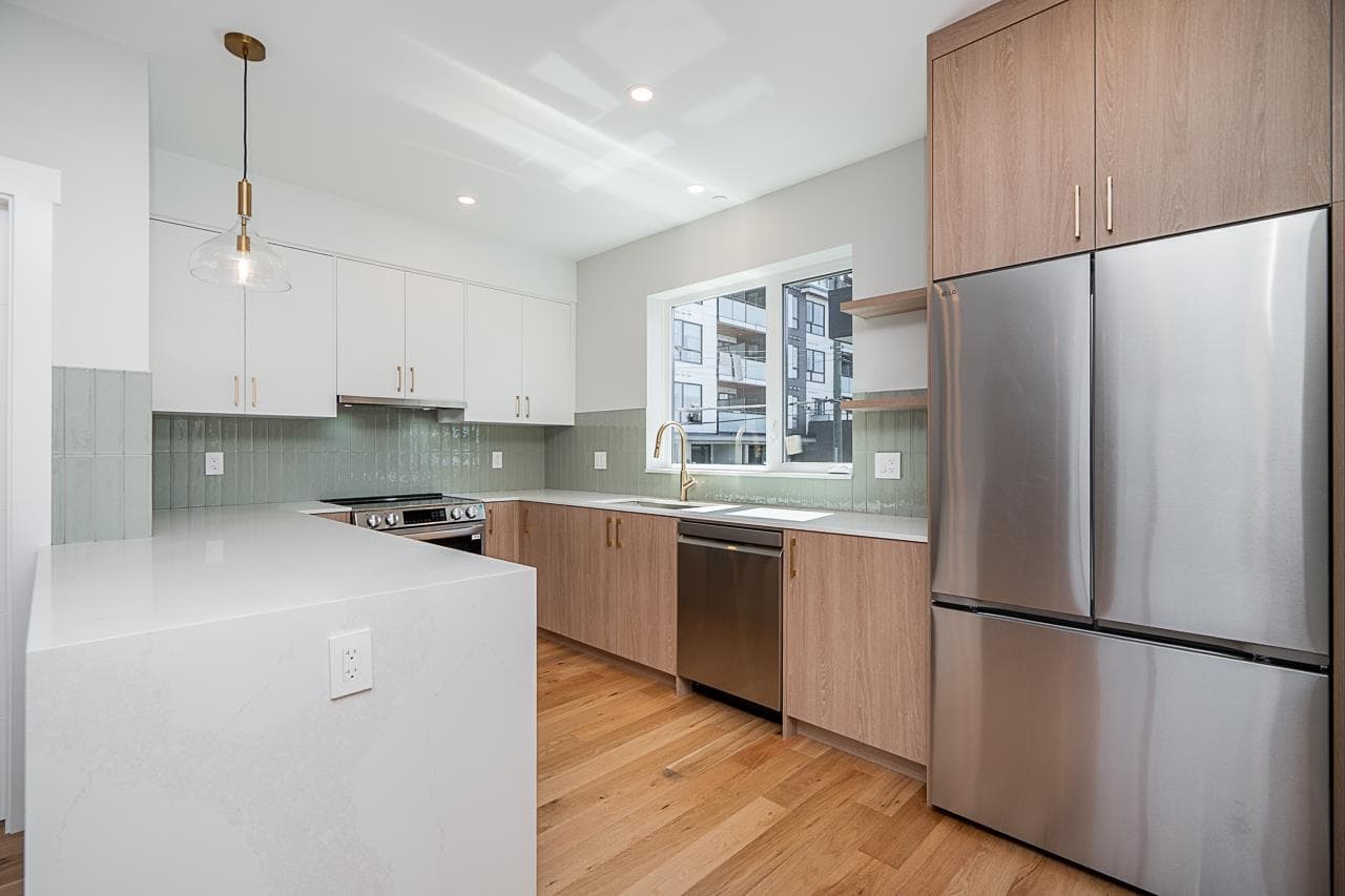3 - 676 E 22nd Avenue, Vancouver, V5V 1V4 — photo 3