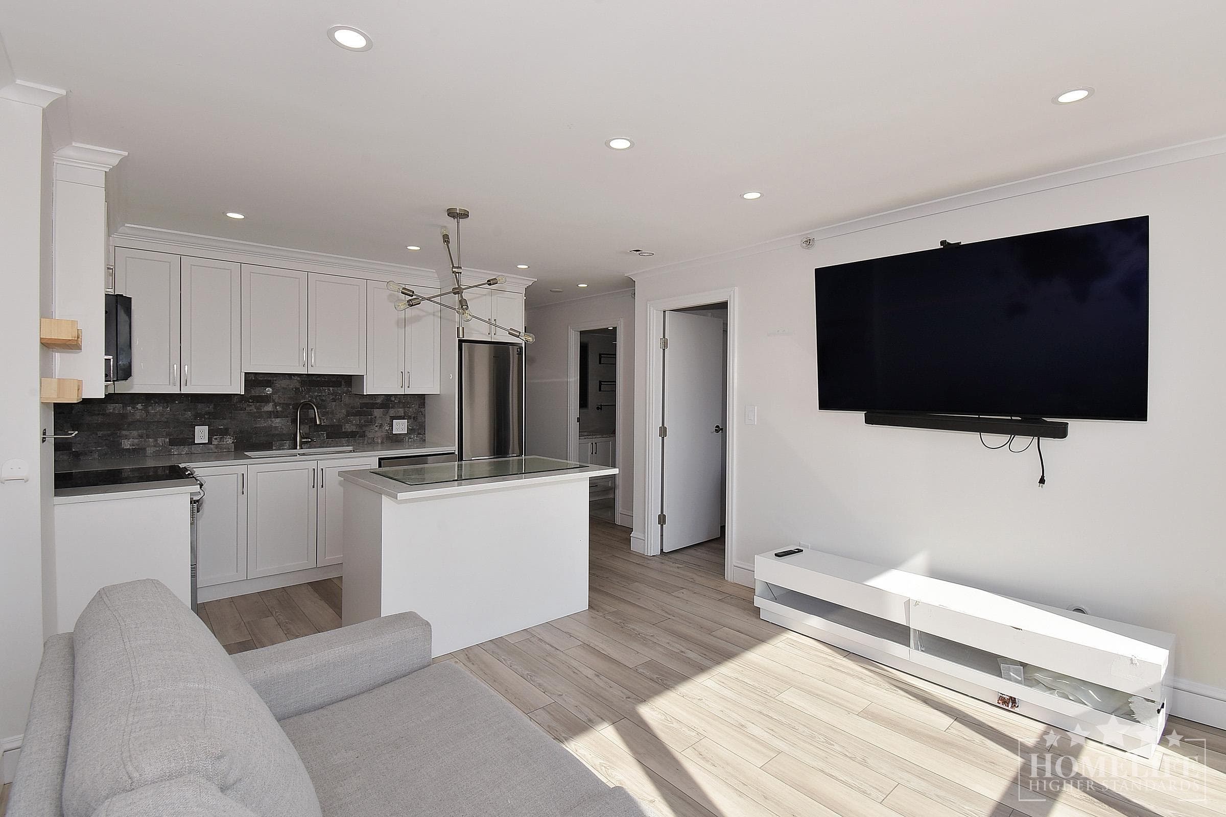 2002 - 10777 University Drive, Surrey, V3T 0E7 — photo 5