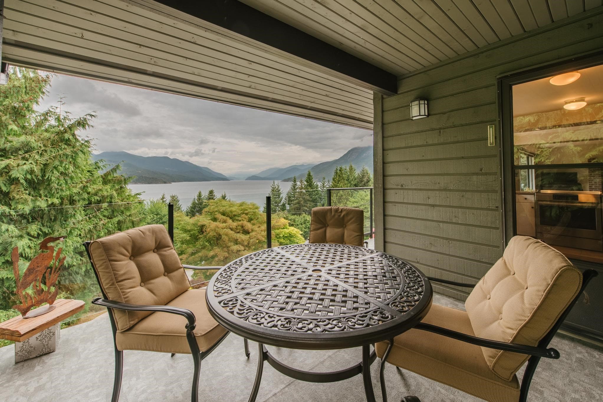 6950 Porpoise Drive, Sechelt, V7Z 0C8 — photo 3