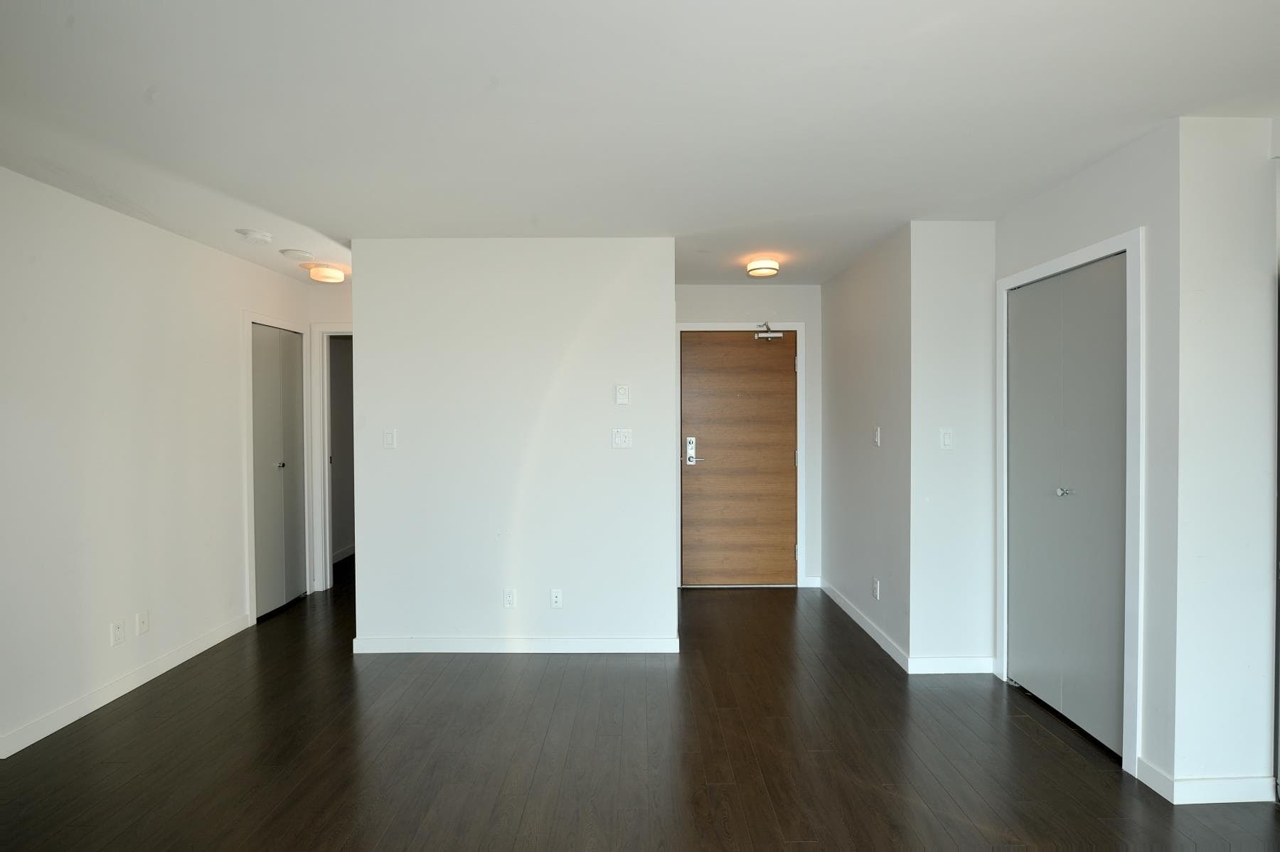 705 - 161 W Georgia Street, Vancouver, V6B 0K9 — photo 2