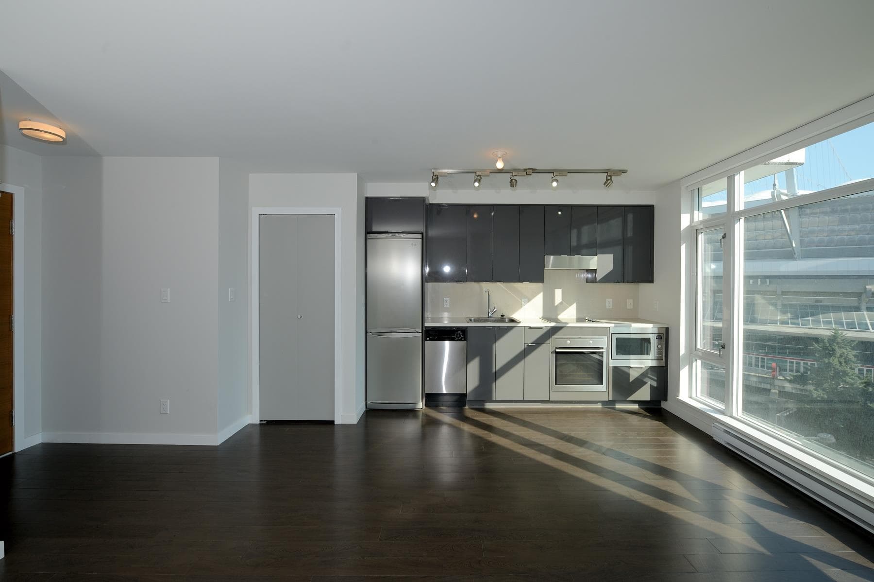 705 - 161 W Georgia Street, Vancouver, V6B 0K9 — photo 3