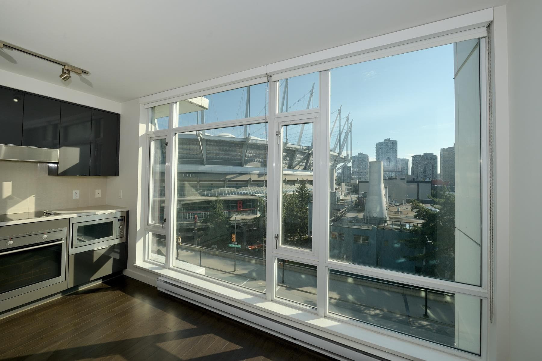 705 - 161 W Georgia Street, Vancouver, V6B 0K9 — photo 4