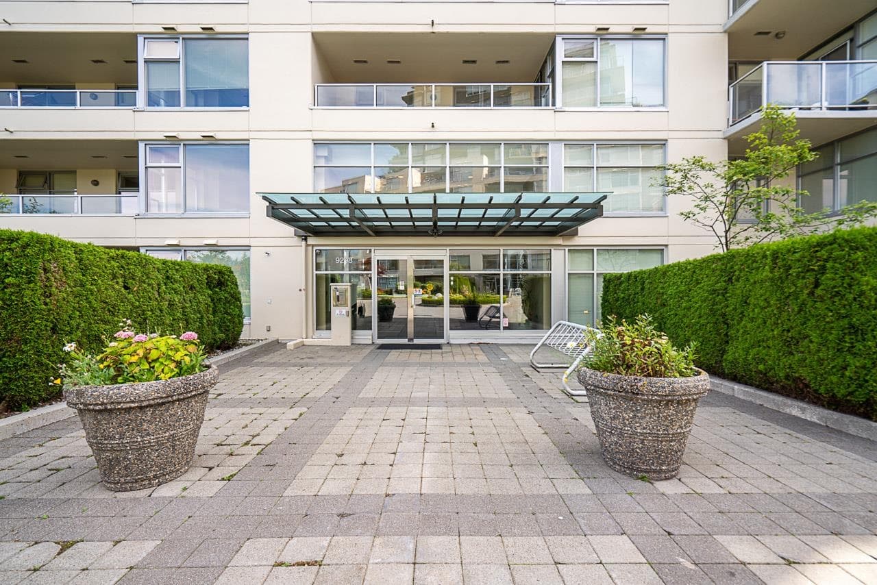 501 - 9298 University Crescent, Burnaby, V5A 4X8 — photo 2