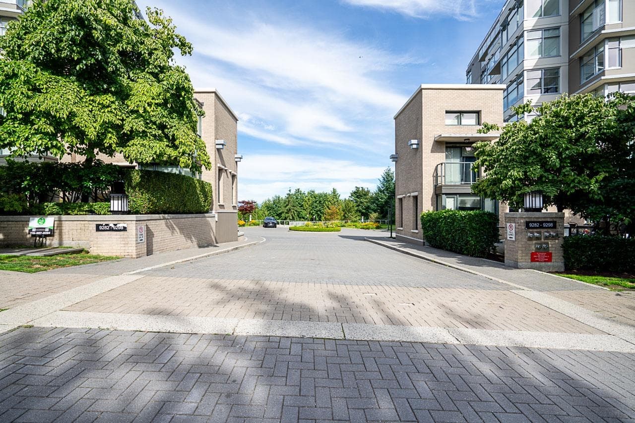 501 - 9298 University Crescent, Burnaby, V5A 4X8 — photo 3
