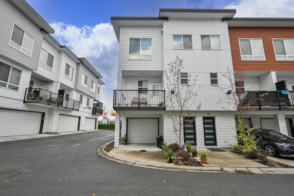 23 - 27640 Lantern Avenue, Abbotsford, V4X 0C3 — photo 1