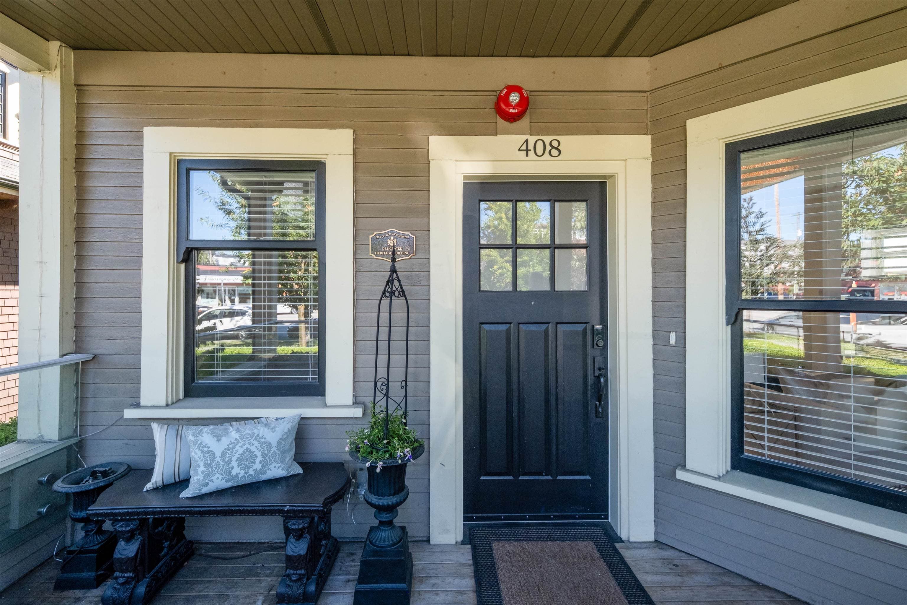 408 Eighth Street, New Westminster, V3M 0K1 — photo 2