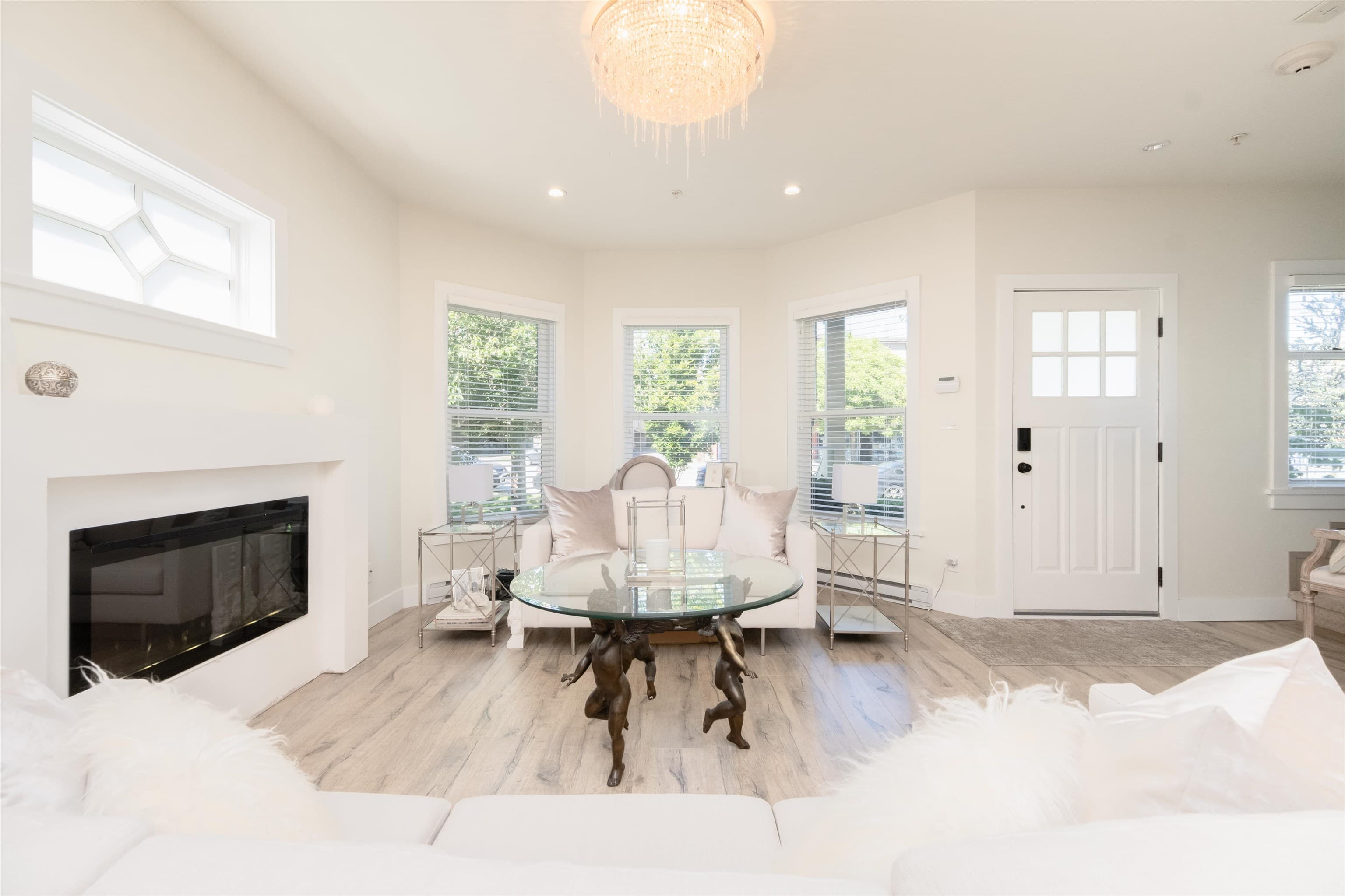 408 Eighth Street, New Westminster, V3M 0K1 — photo 5