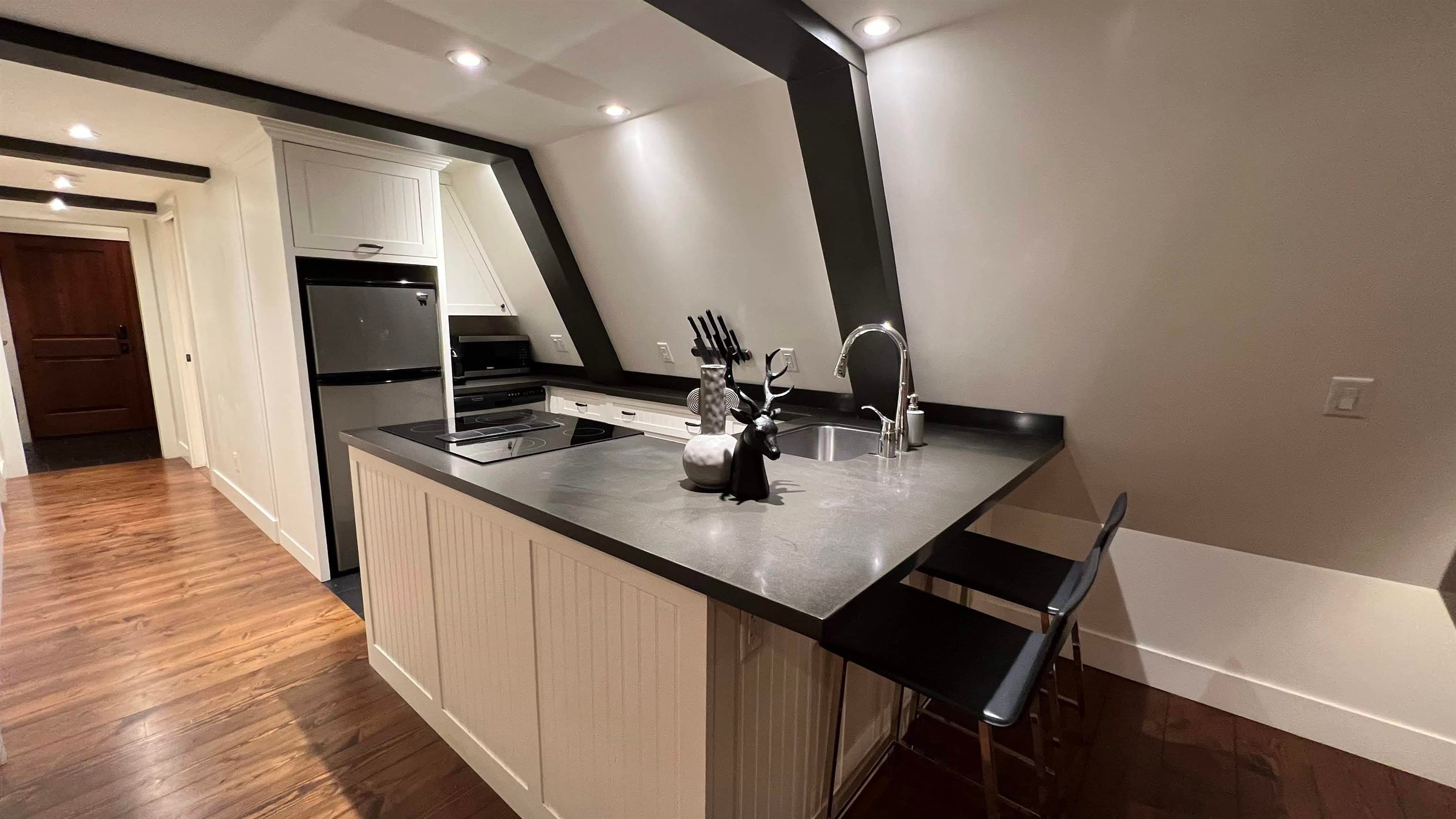 7102 Nesters Road, Whistler, V8E 0E2 — photo 3