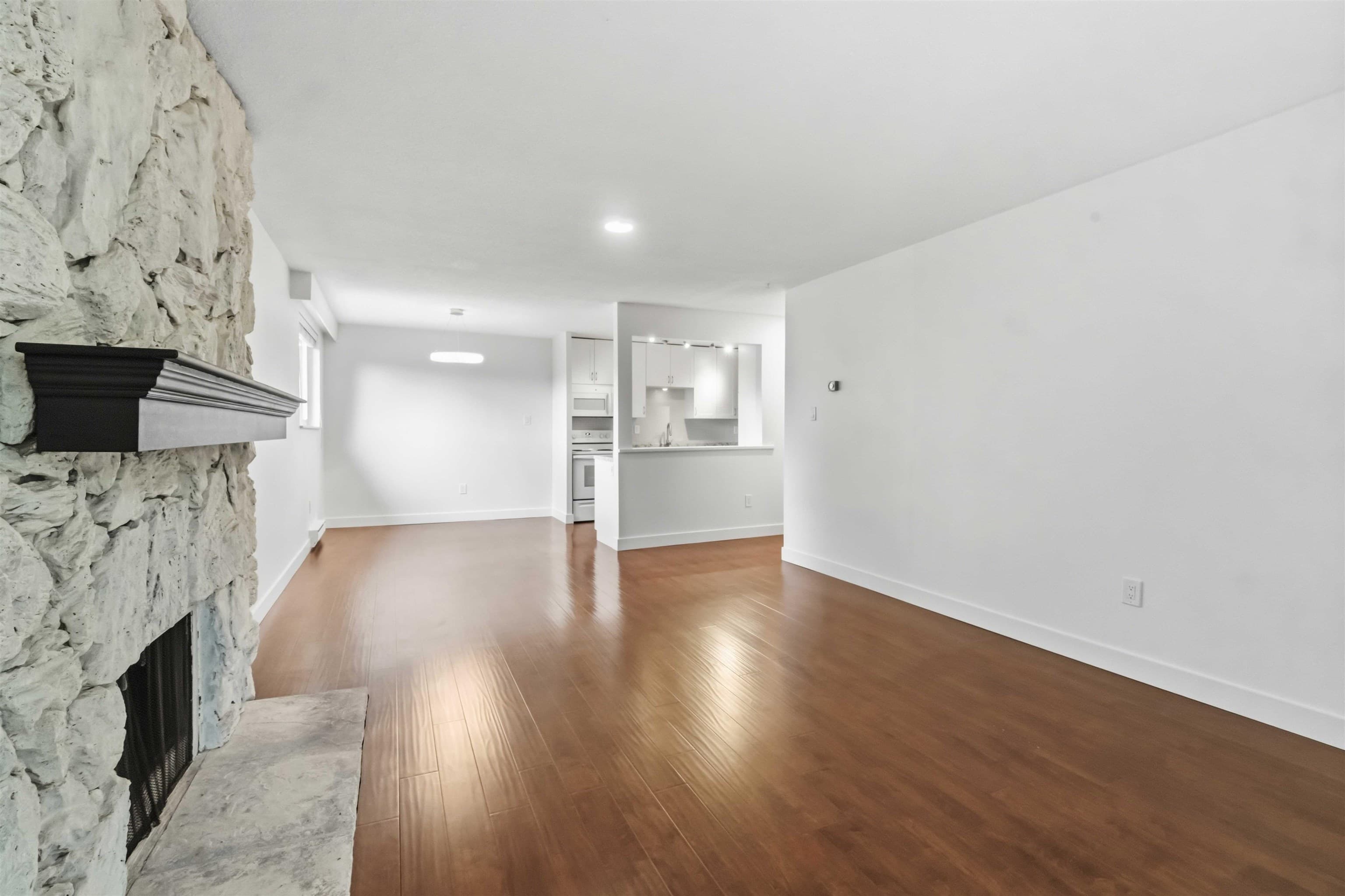 307 - 2381 Bury Avenue, Port Coquitlam, V3C 1Z9 — photo 4
