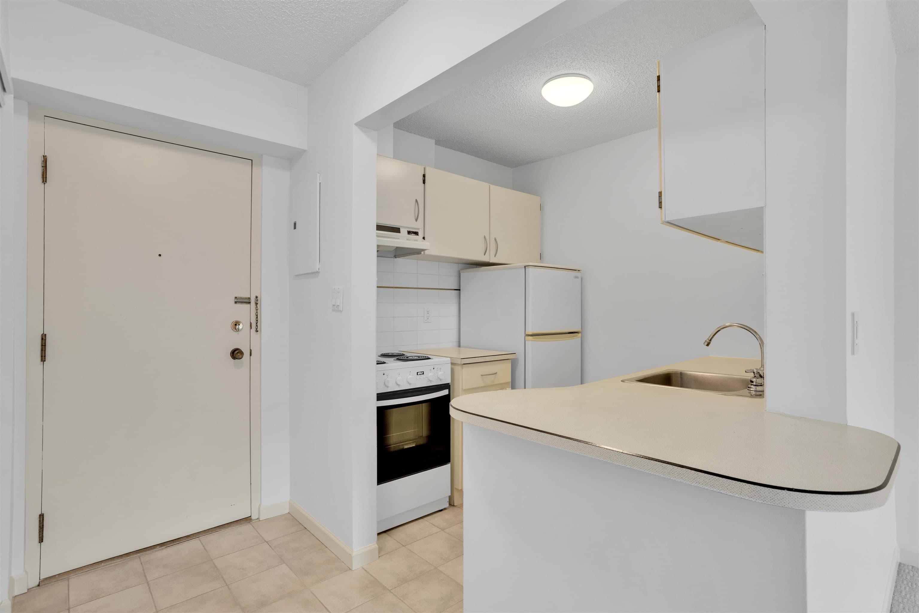 303 - 150 E 15th Street, North Vancouver, V7L 4N9 — photo 3