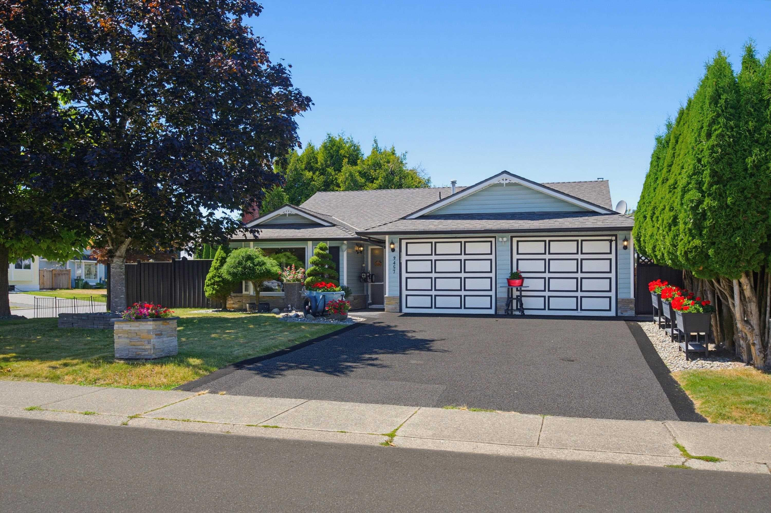 3457 Merritt Street, Abbotsford, V2T 5B9 — photo 1