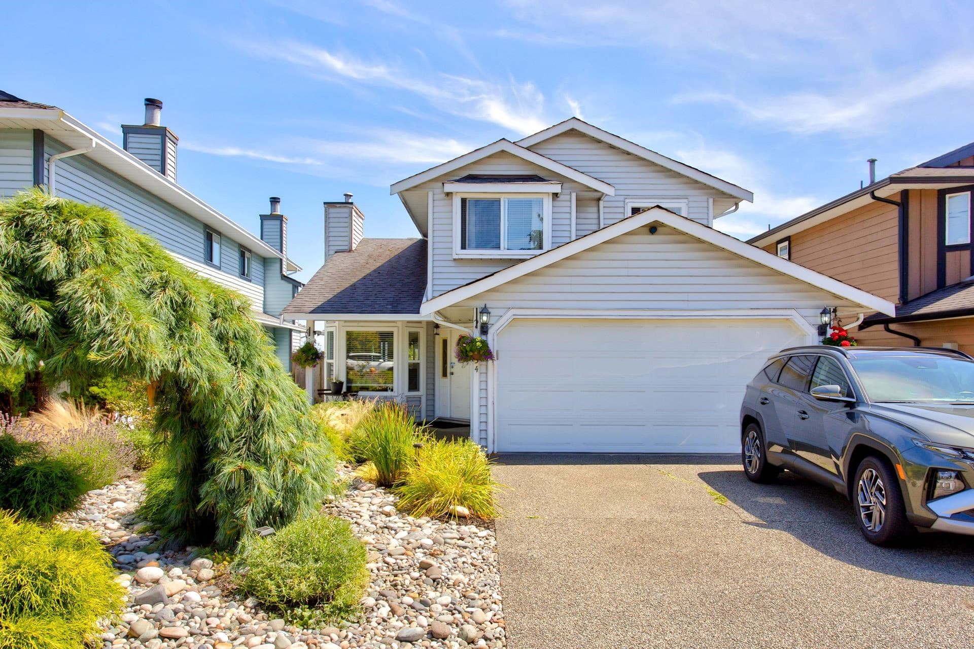 2734 Westlake Drive, Coquitlam, V3C 5J7 — photo 2