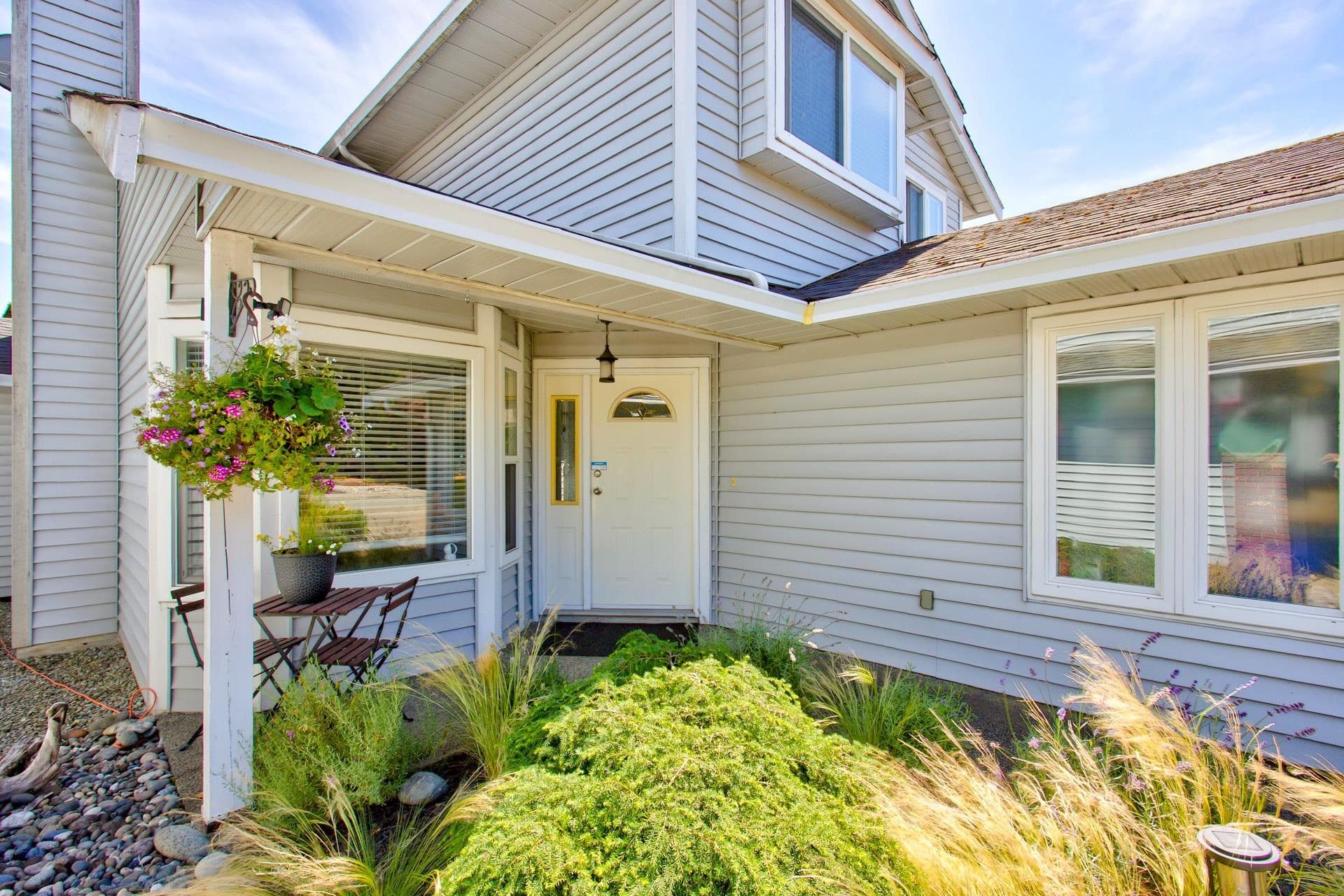2734 Westlake Drive, Coquitlam, V3C 5J7 — photo 3