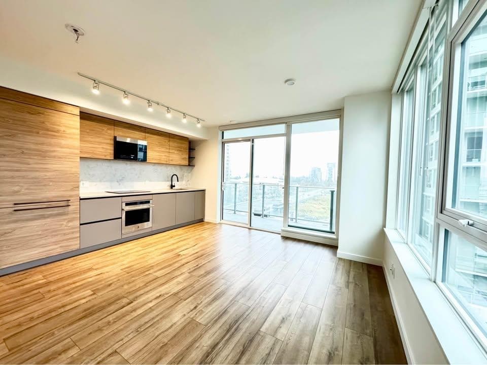 6XX - 10448 University Drive, Surrey, V3T 0S7 — photo 2