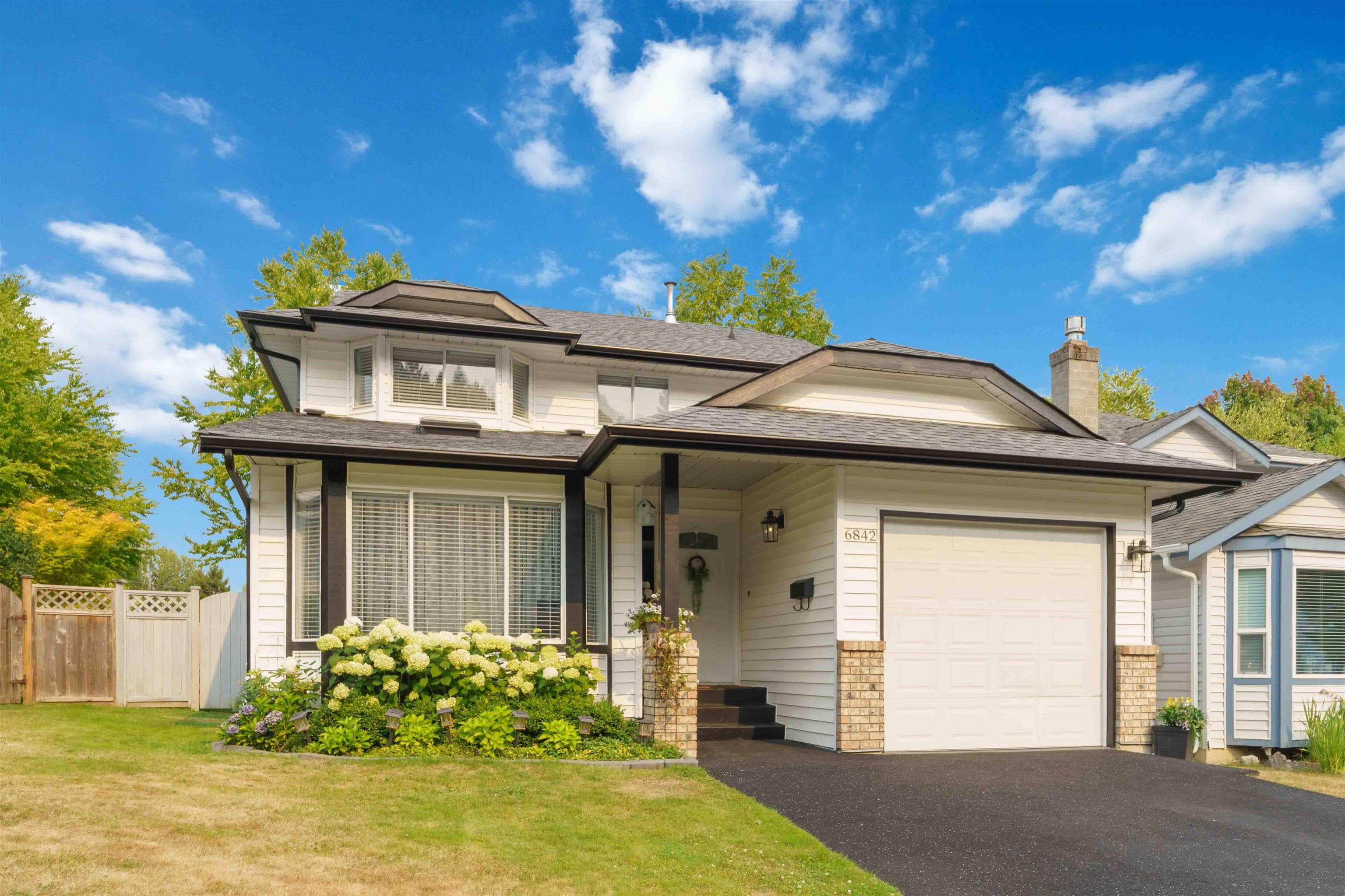 6842 137a Street, Surrey, V3W 9S1 — photo 2