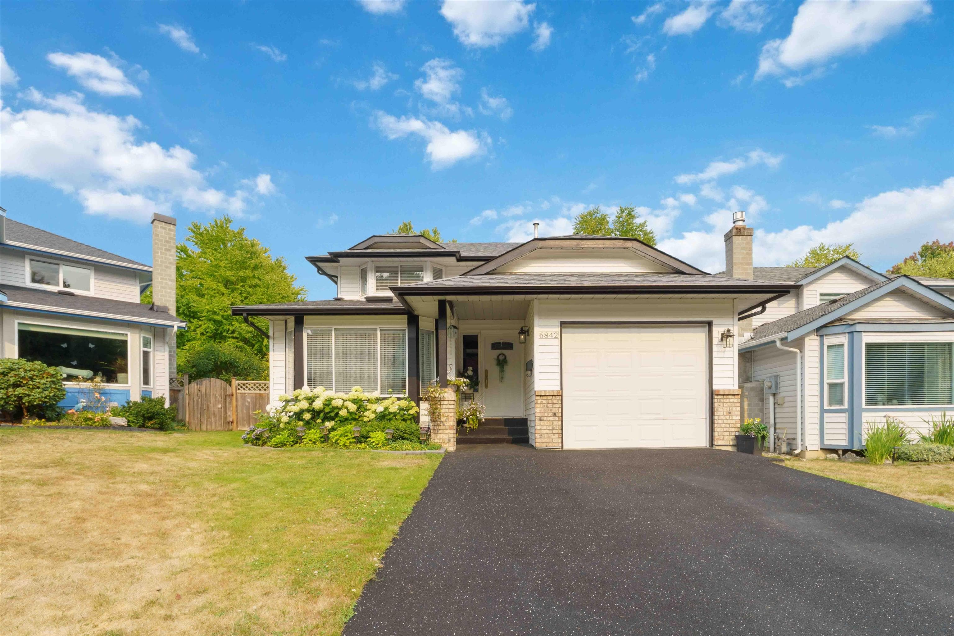 6842 137a Street, Surrey, V3W 9S1 — photo 1