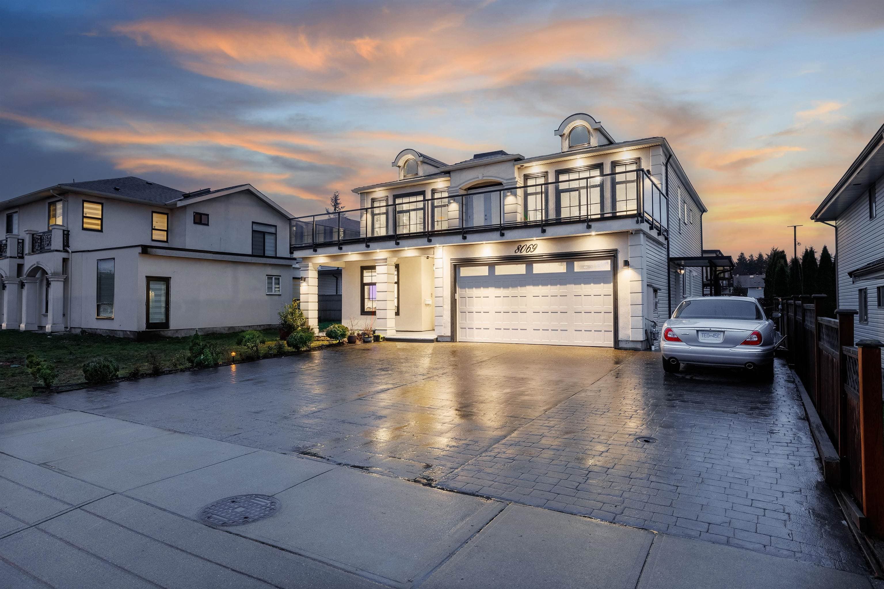 8069 124 Street, Surrey, V3W 0X7 — photo 1
